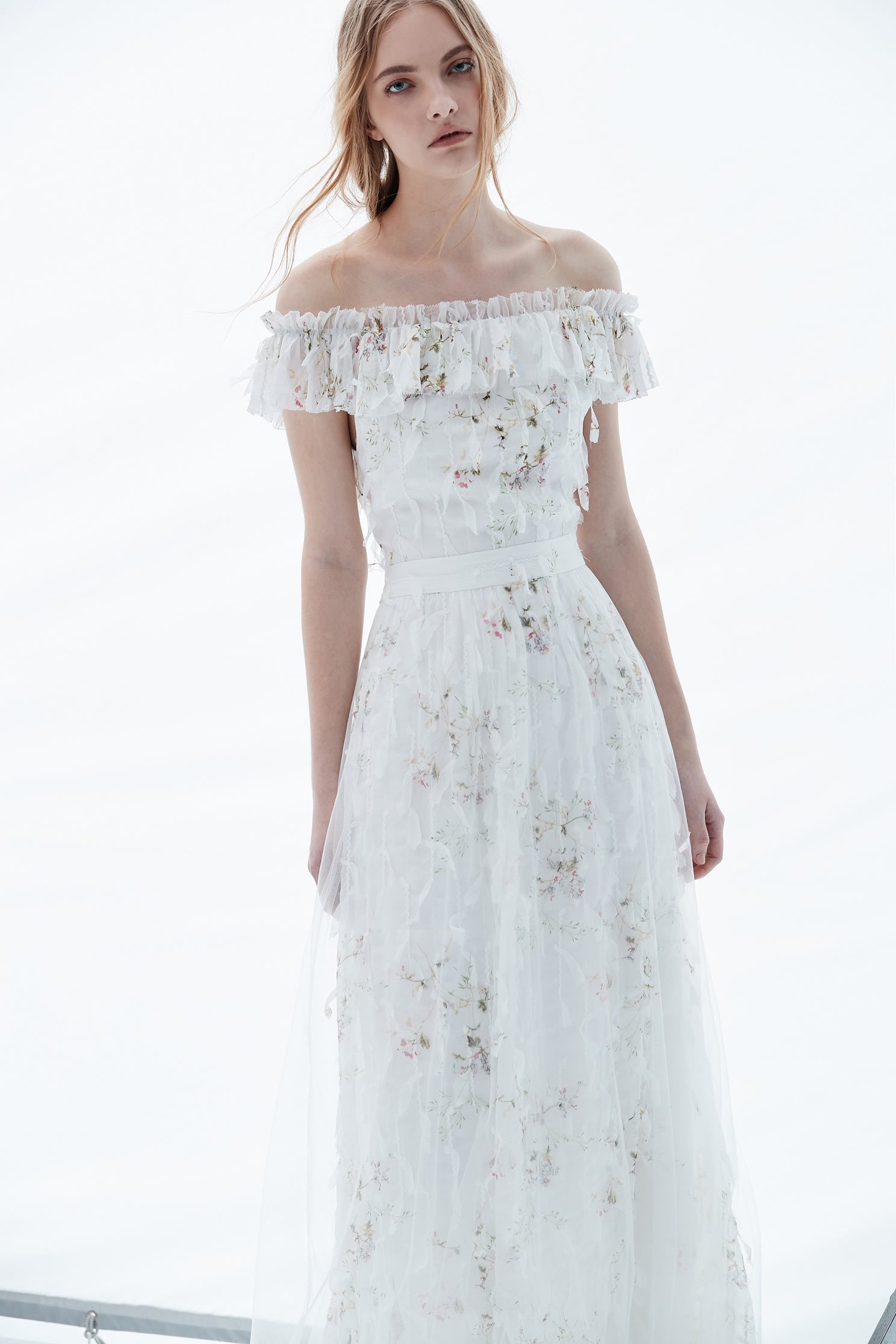 Fairy and elegant fashion dress,boatneckdress,cocktaildress,sleevelessdress,whitedress,eveningwear,longdress,chiffon,chiffondress