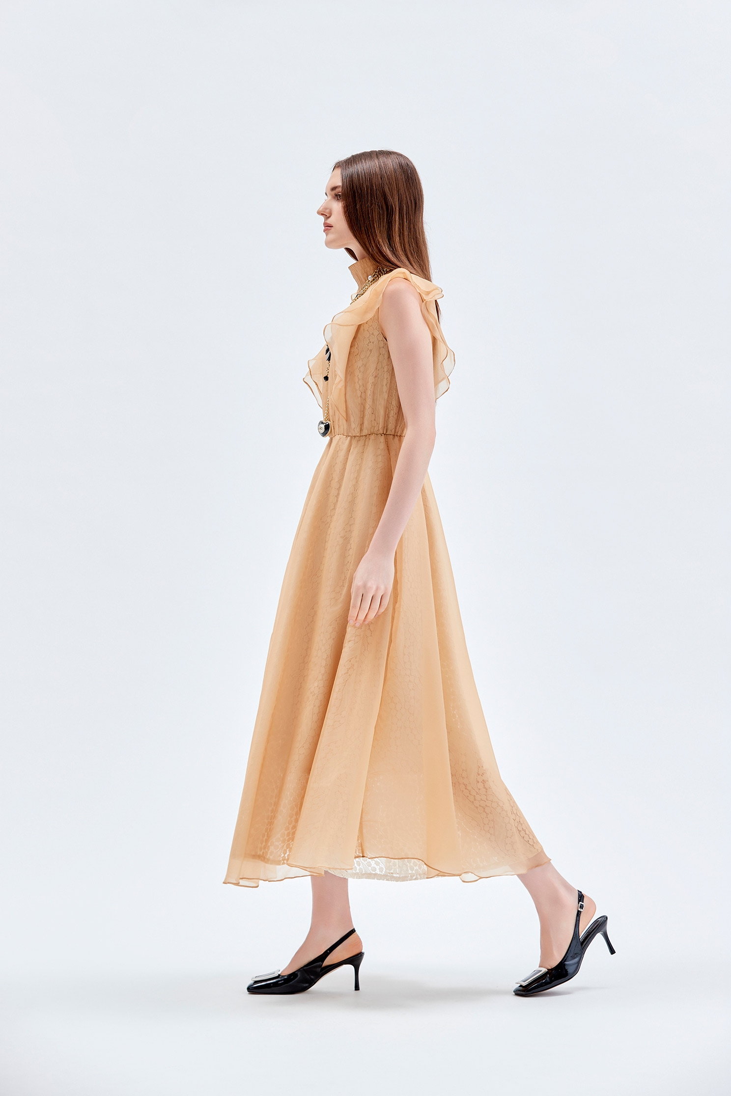 奶油布丁色禮服長洋裝奶油布丁色禮服長洋裝,小禮服,洋裝特輯,短袖洋裝,禮服,秋冬穿搭,荷葉,蕾絲,蕾絲裙,長洋裝