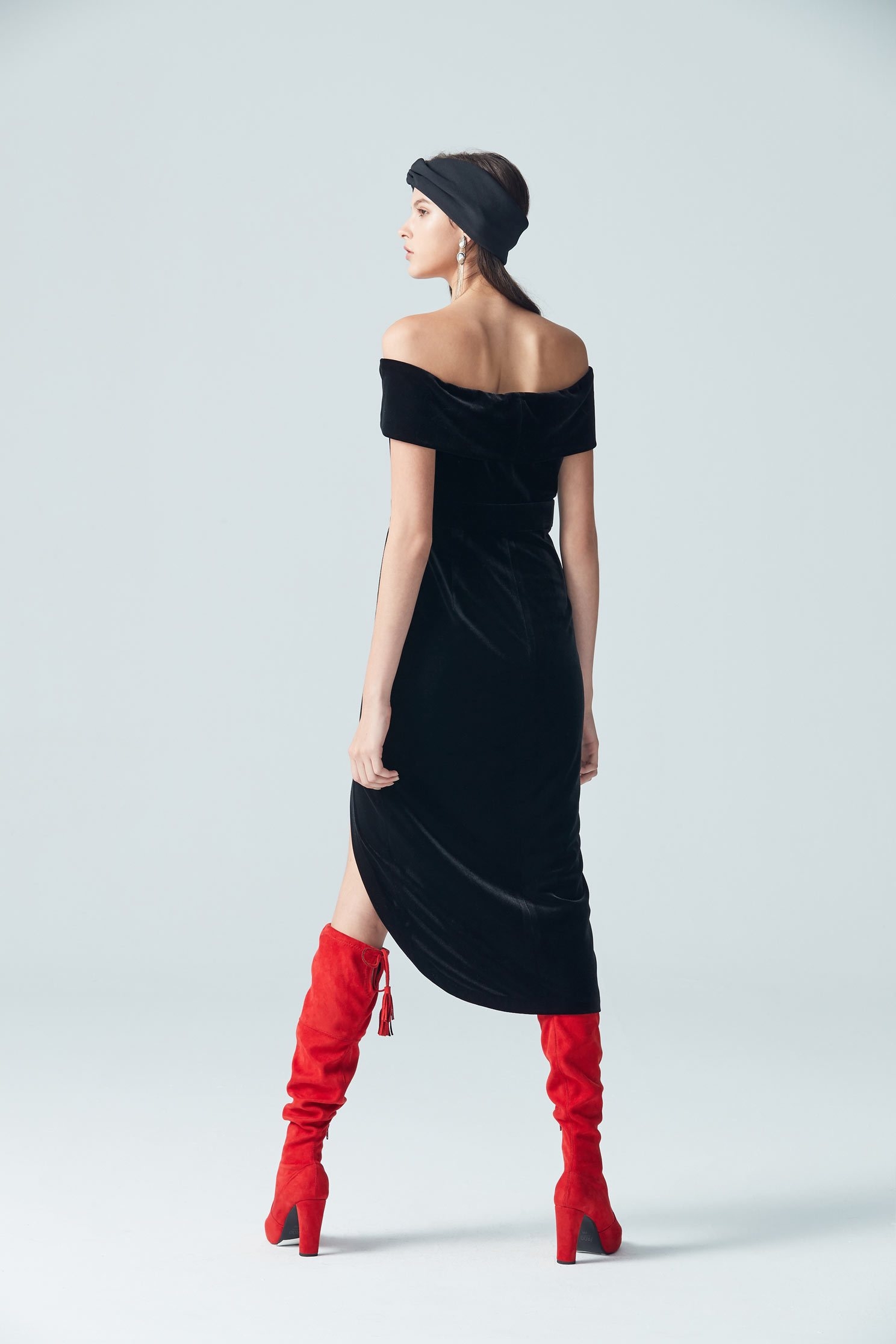 Off-the-shoulder gorgeous dress,boatneckdress,cocktaildress,sleevelessdress,longsleevedress,blackdress