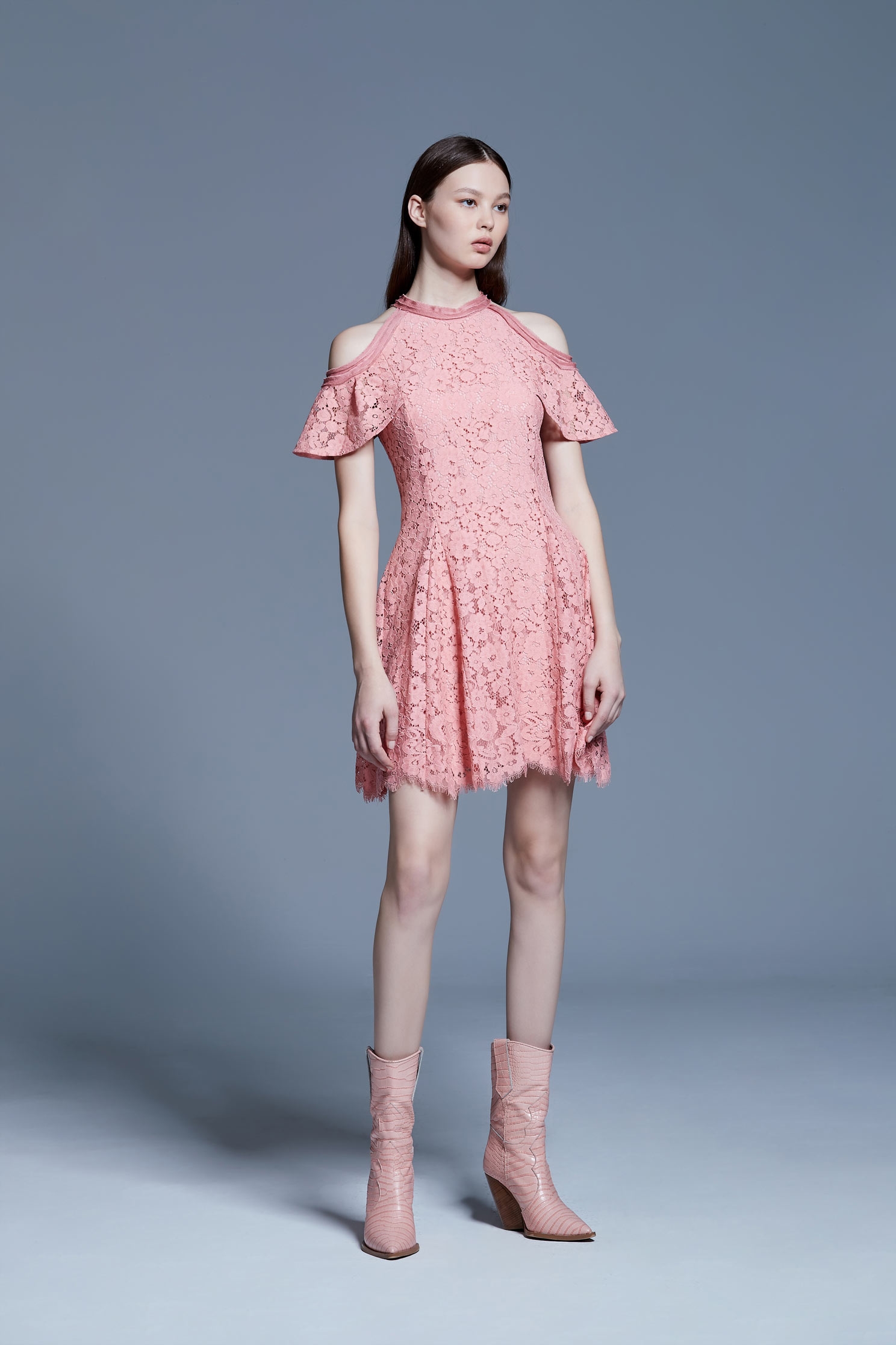 Pink lace off-shoulder short dress,V-neck dress,Cocktail Dress,Evening Wear,Lace,Lace Dress,透膚洋裝