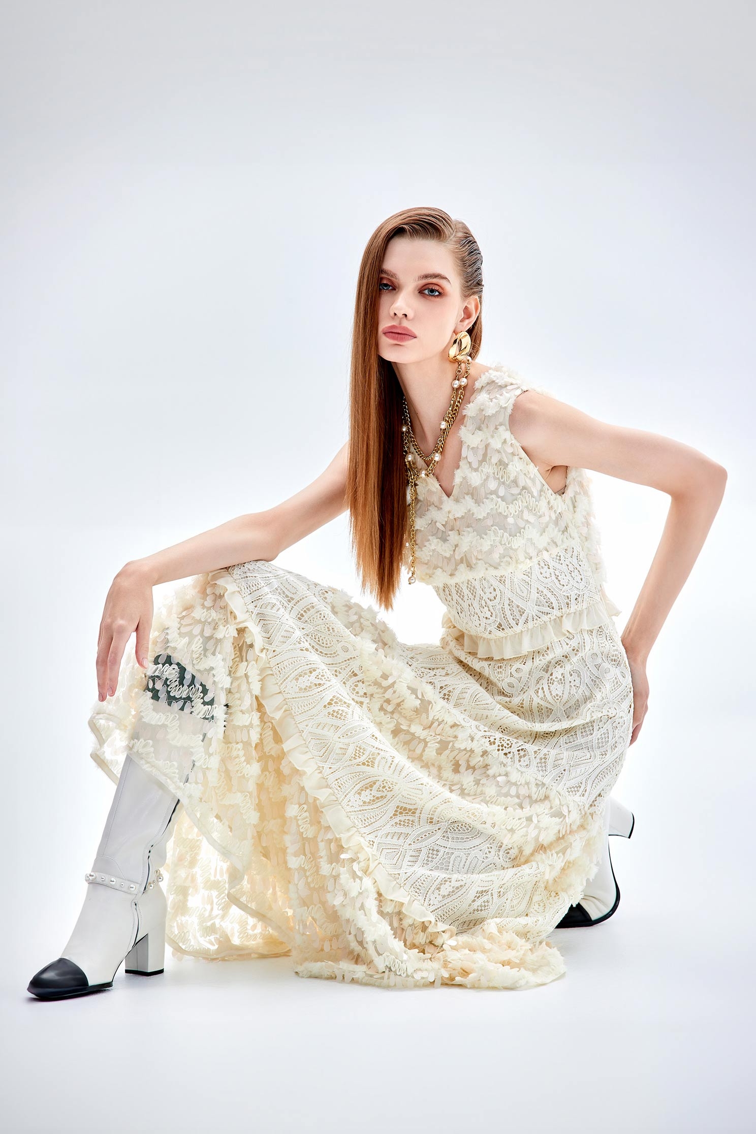 奶油色蕾絲亮片長洋裝奶油色蕾絲亮片長洋裝,一般洋裝,小禮服,洋裝特輯,無袖洋裝,短袖洋裝,秋冬穿搭,蕾絲,蕾絲洋裝,蕾絲裙,長洋裝