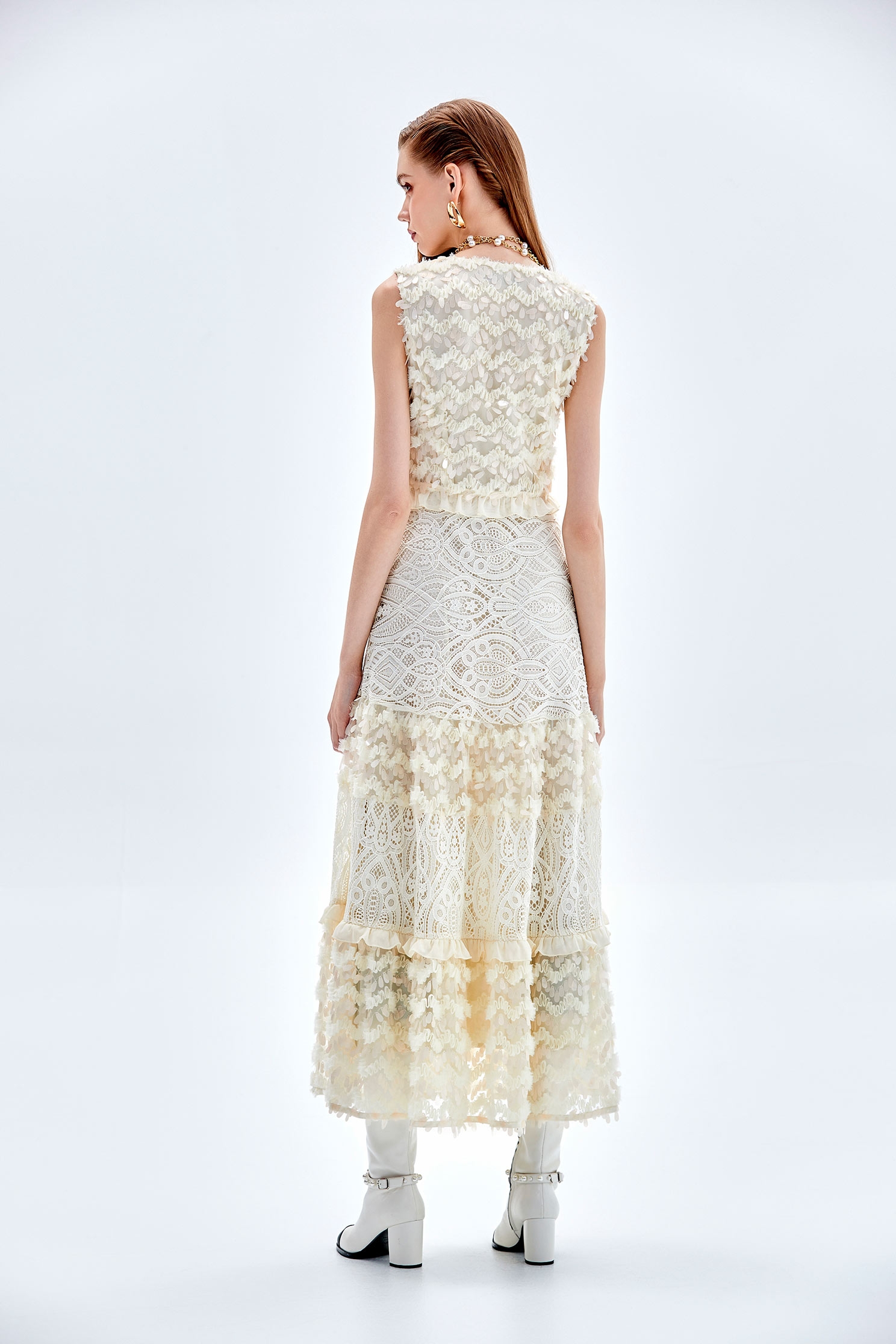 奶油色蕾絲亮片長洋裝奶油色蕾絲亮片長洋裝,一般洋裝,小禮服,洋裝特輯,無袖洋裝,短袖洋裝,秋冬穿搭,蕾絲,蕾絲洋裝,蕾絲裙,長洋裝