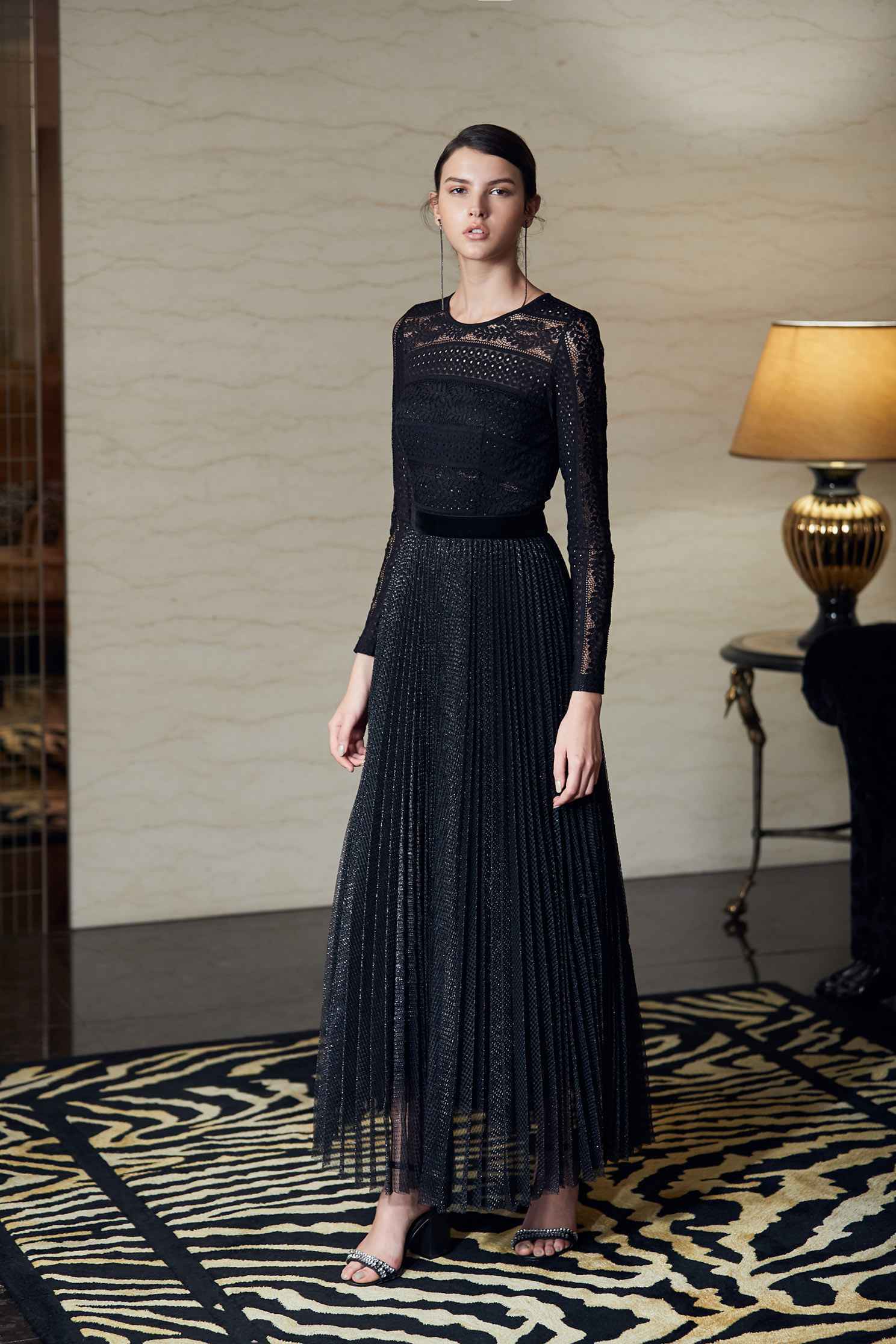 Elegant and gorgeous dress,cocktaildress,eveningwear,lace,lacedress,perspectivedress,longsleevedress,blackdress