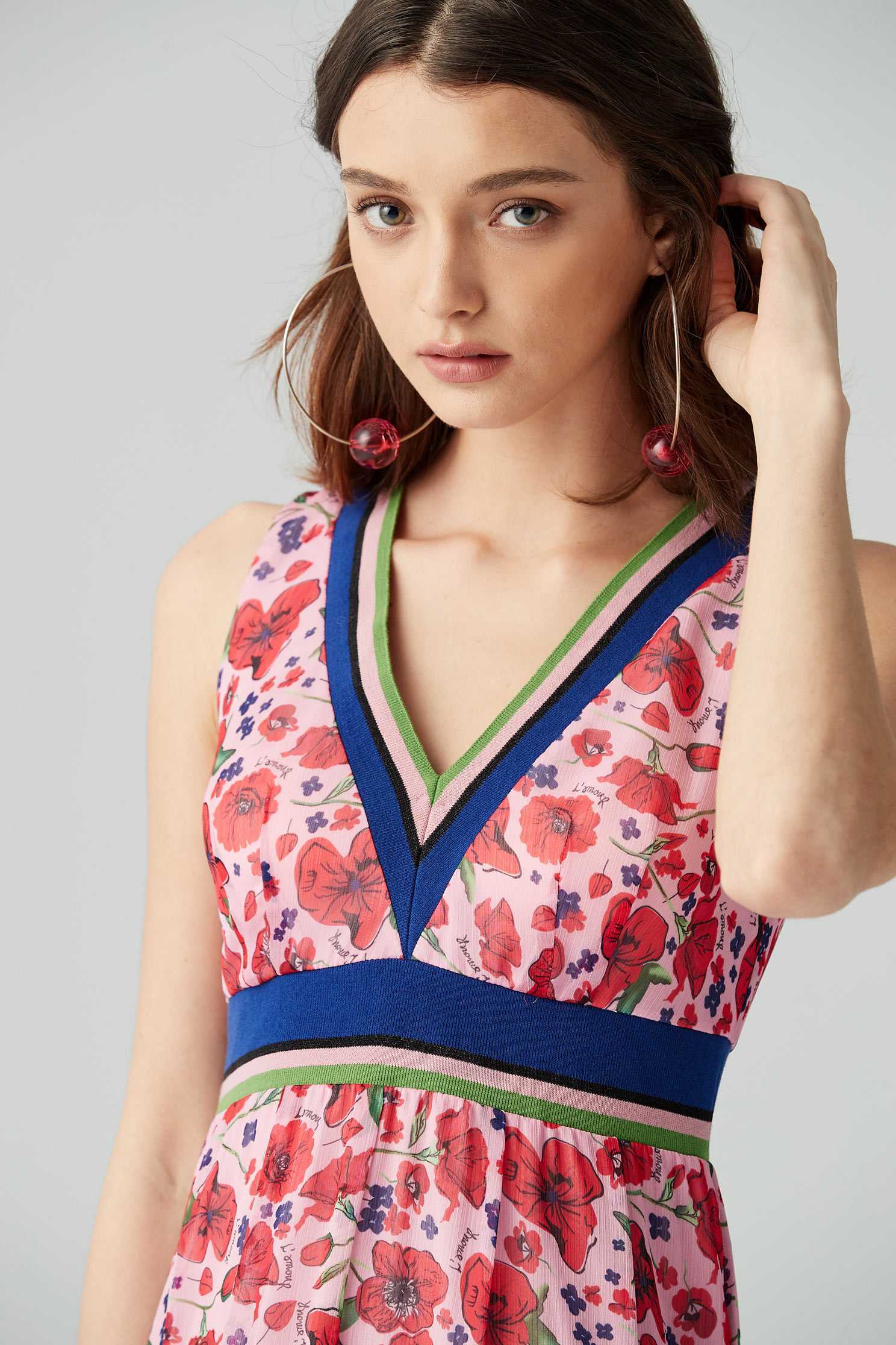 Retro V neckline and Gorgeous Sleeveless Dress,v-neckdress,printeddress,cocktaildress,sleevelessdress