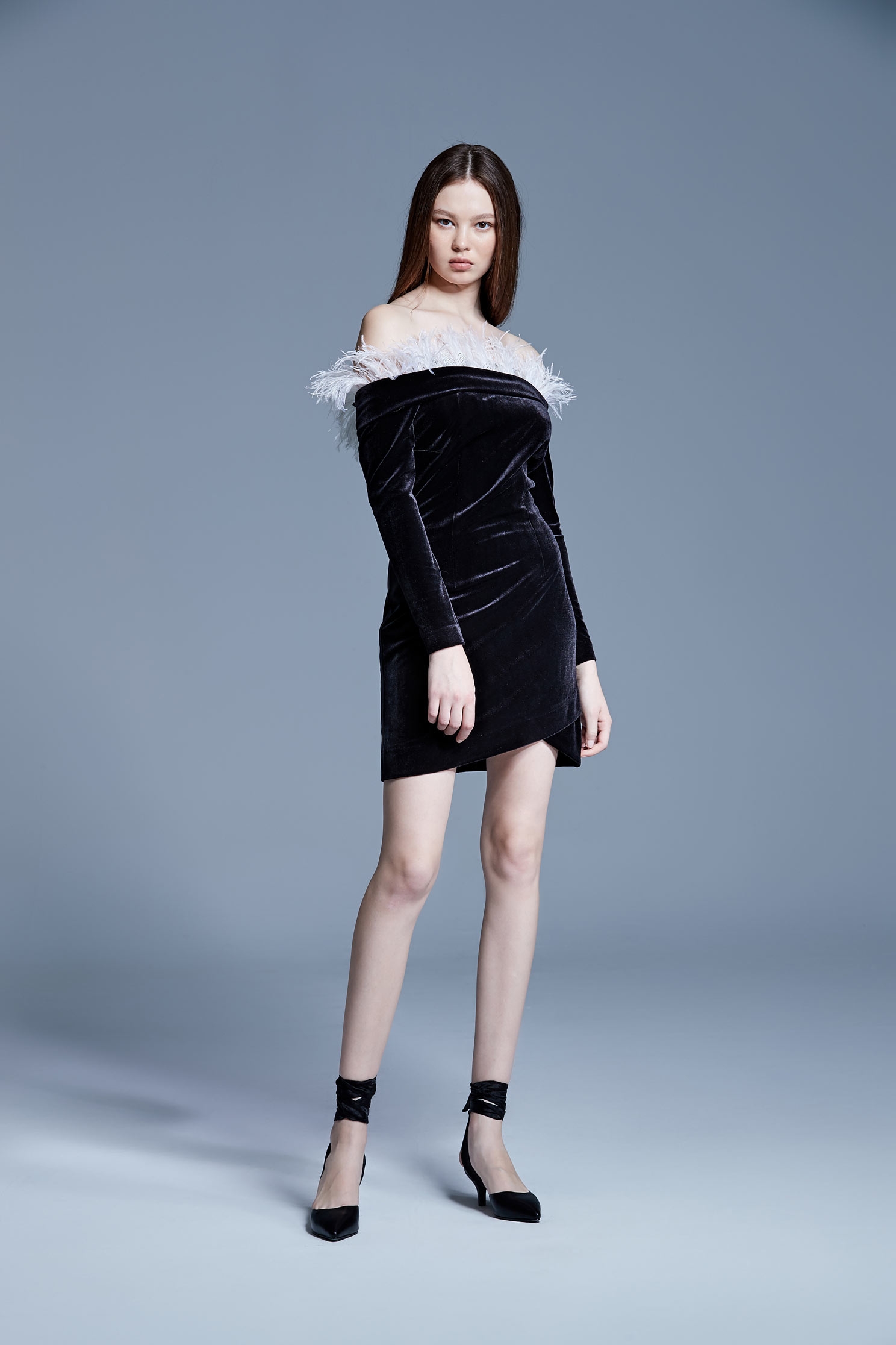 Black velvet feather tube dress,boatneckdress,cocktaildress,eveningwear,longsleevedress,blackdress