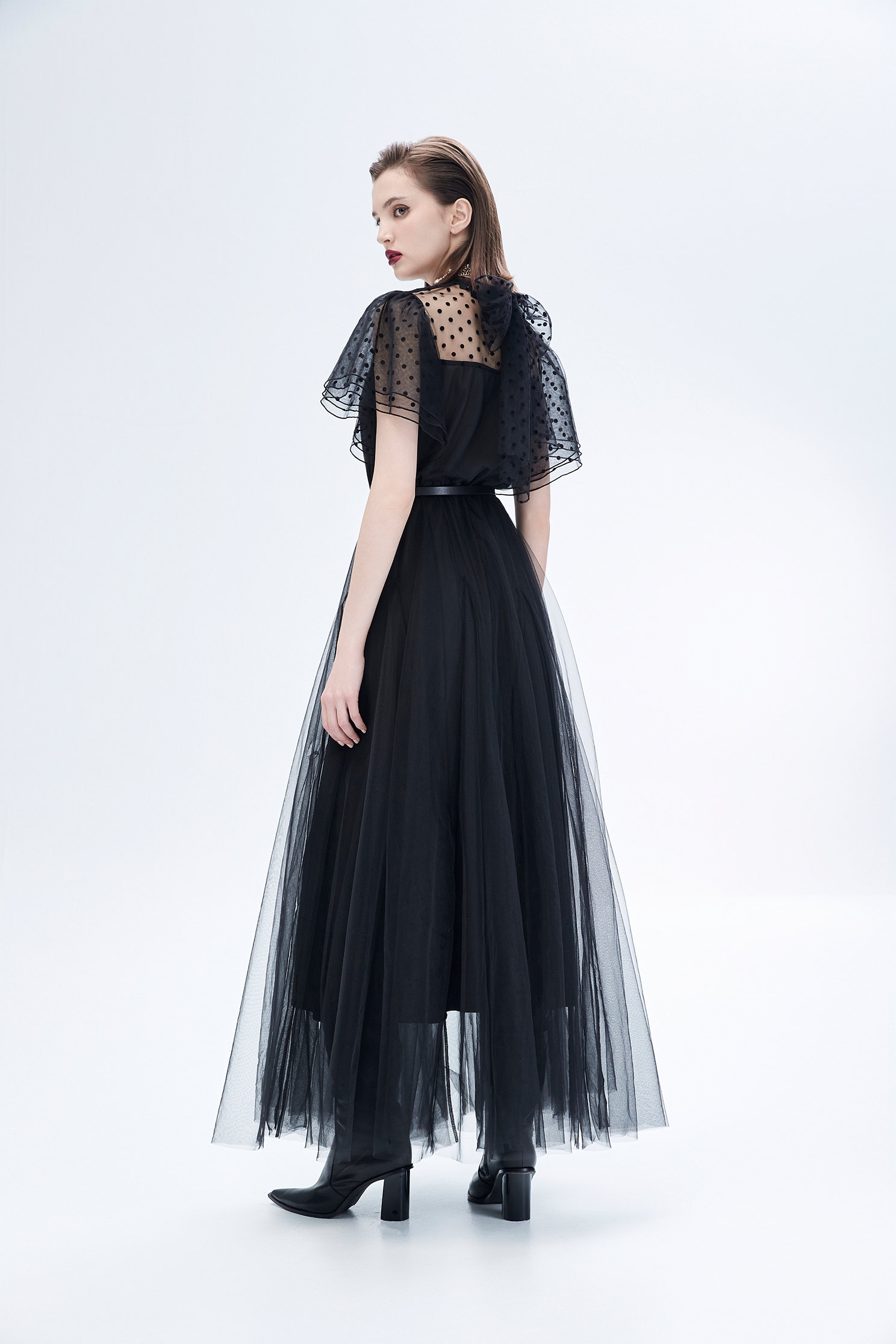 後領綁結禮服洋裝後領綁結禮服洋裝,小禮服,洋裝特輯,短袖洋裝,禮服,秋冬穿搭,網紗,蝴蝶結,黑色洋裝