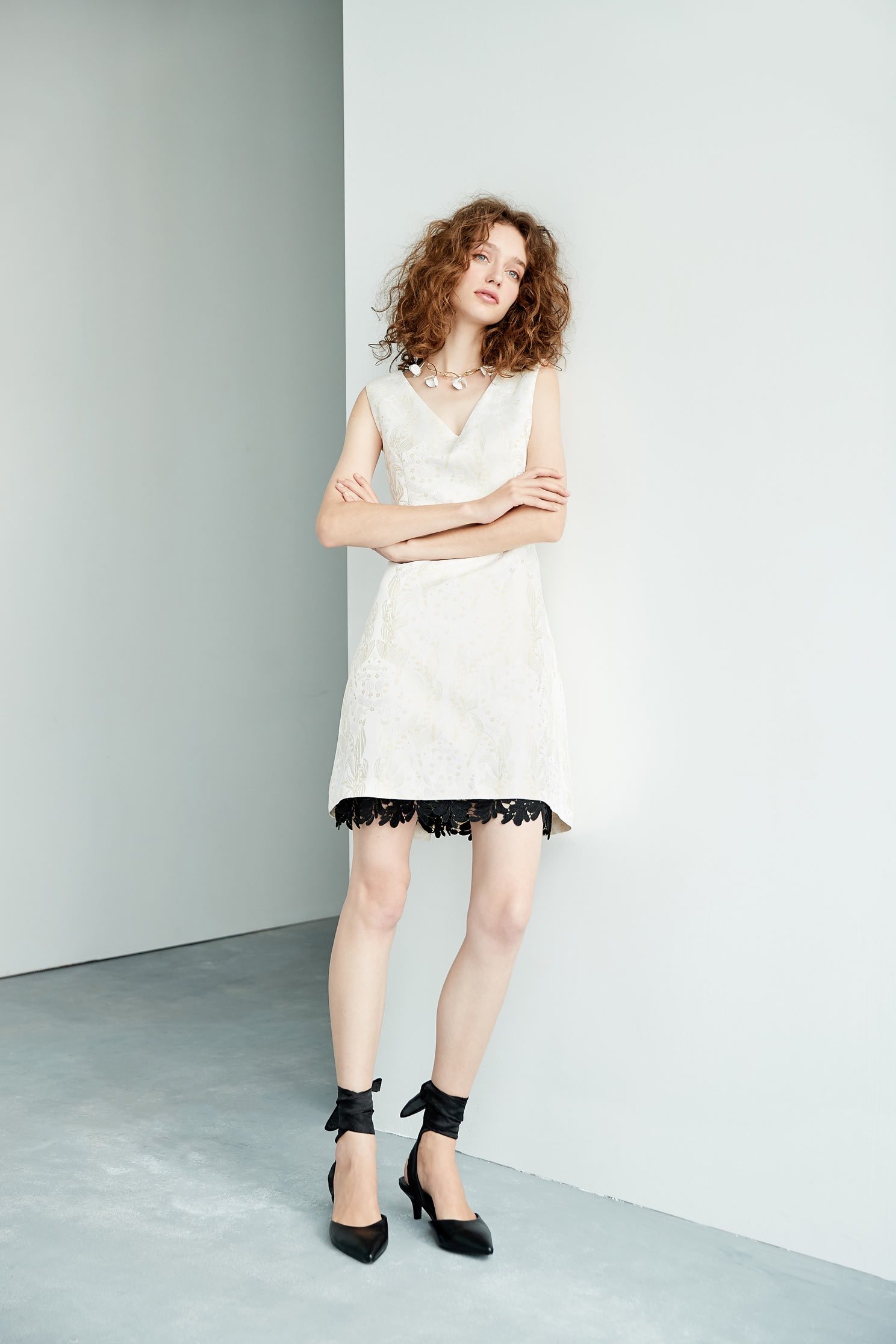 Elegant and gorgeous design dress,v-neckdress,sleevelessdress