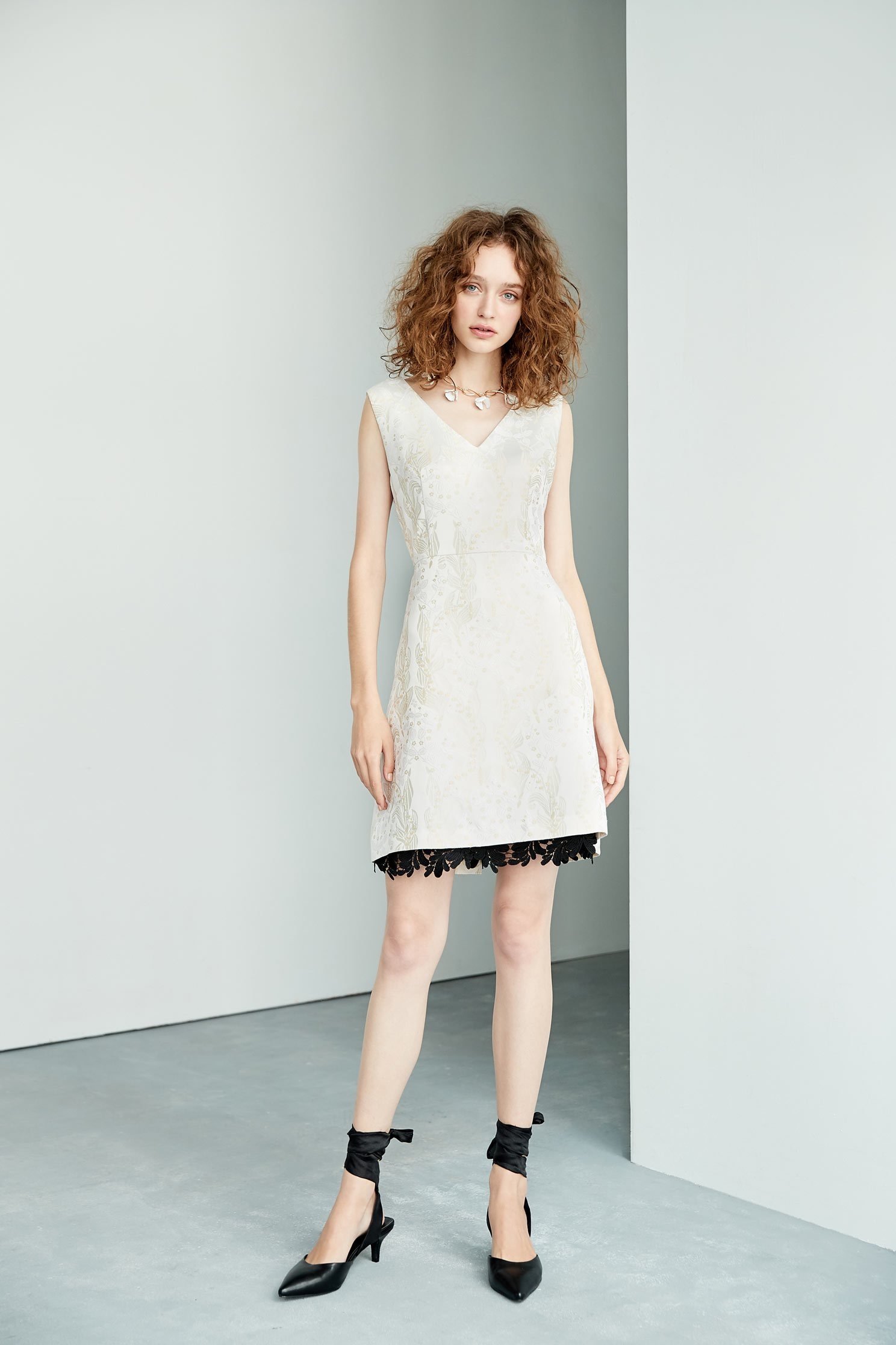 Elegant and gorgeous design dress,v-neckdress,sleevelessdress