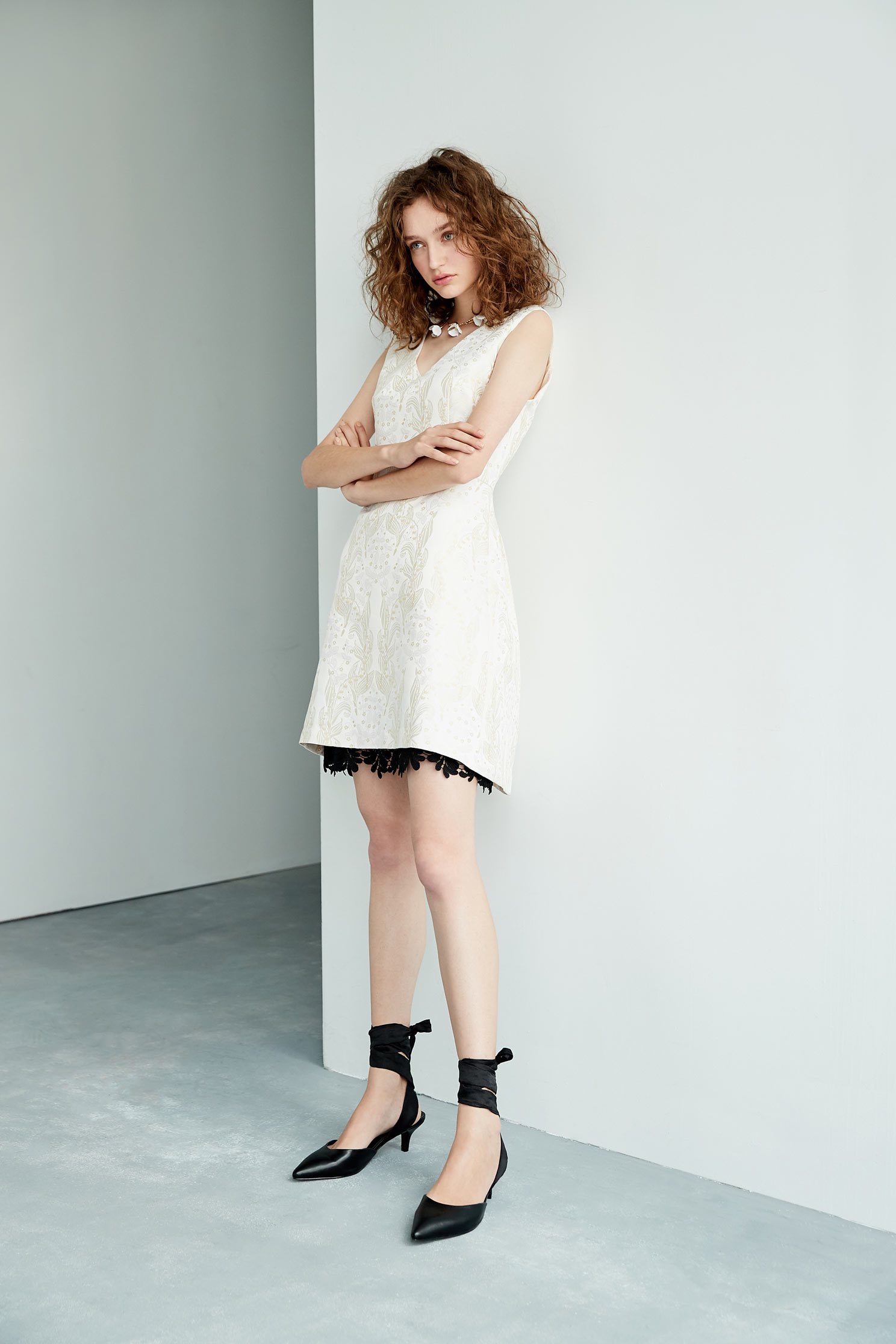 Elegant and gorgeous design dress,v-neckdress,sleevelessdress
