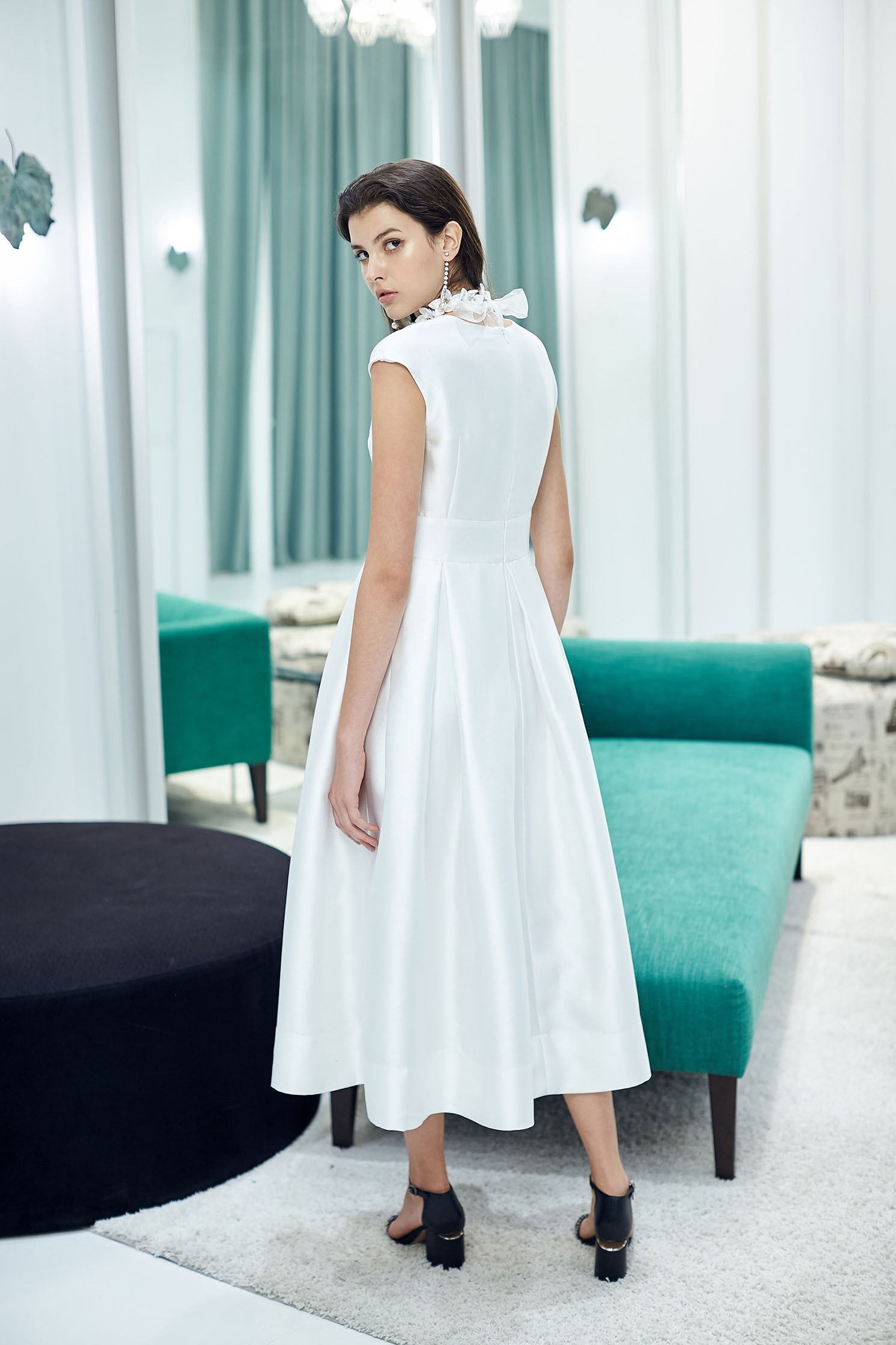 Luxury satin V neck dress,V-neck dress,Cocktail Dress,無袖洋裝,White dress,Evening Wear,Long dress