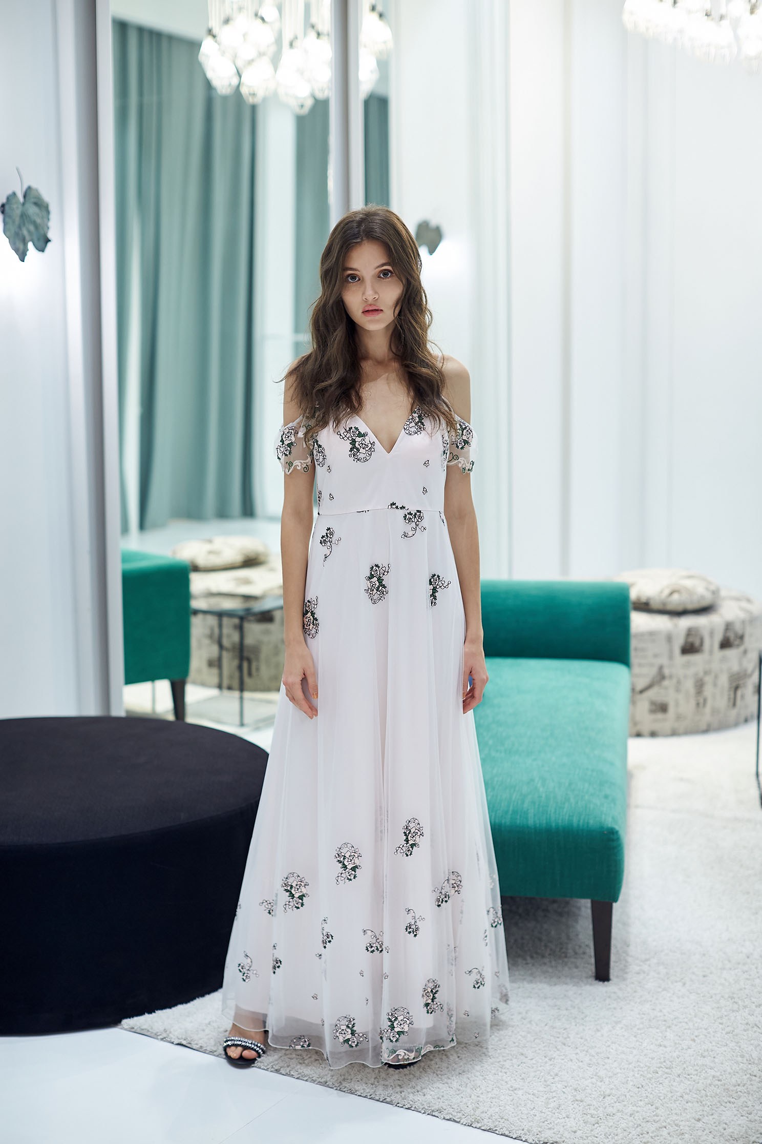Romantic floral embroidery chiffon dress,V-neck dress,embroidery,刺繡洋裝,Cocktail Dress,無袖洋裝,Evening Wear,embroidered,Long dress,Chiffon,Chiffon Dress