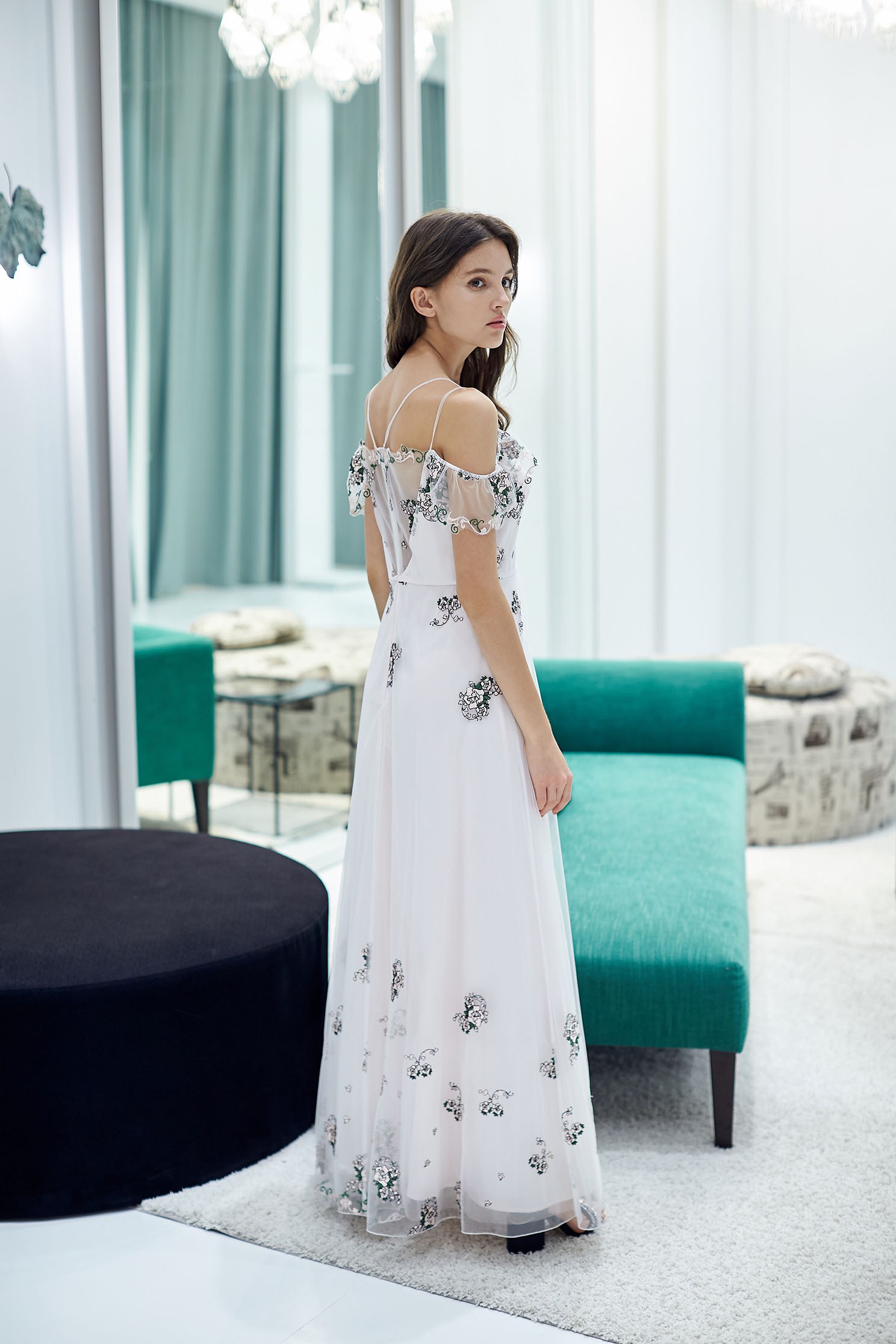 Romantic floral embroidery chiffon dress,V-neck dress,embroidery,刺繡洋裝,Cocktail Dress,無袖洋裝,Evening Wear,embroidered,Long dress,Chiffon,Chiffon Dress
