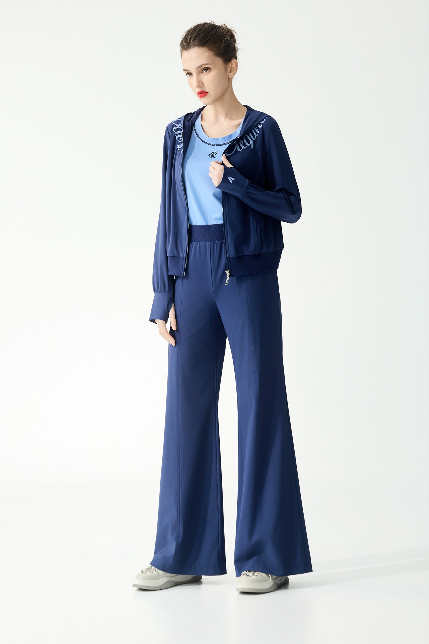 字串印花連帽膠原蛋白外套字串印花連帽膠原蛋白外套,一般外套,刺繡,外套,春夏穿搭,連帽外套