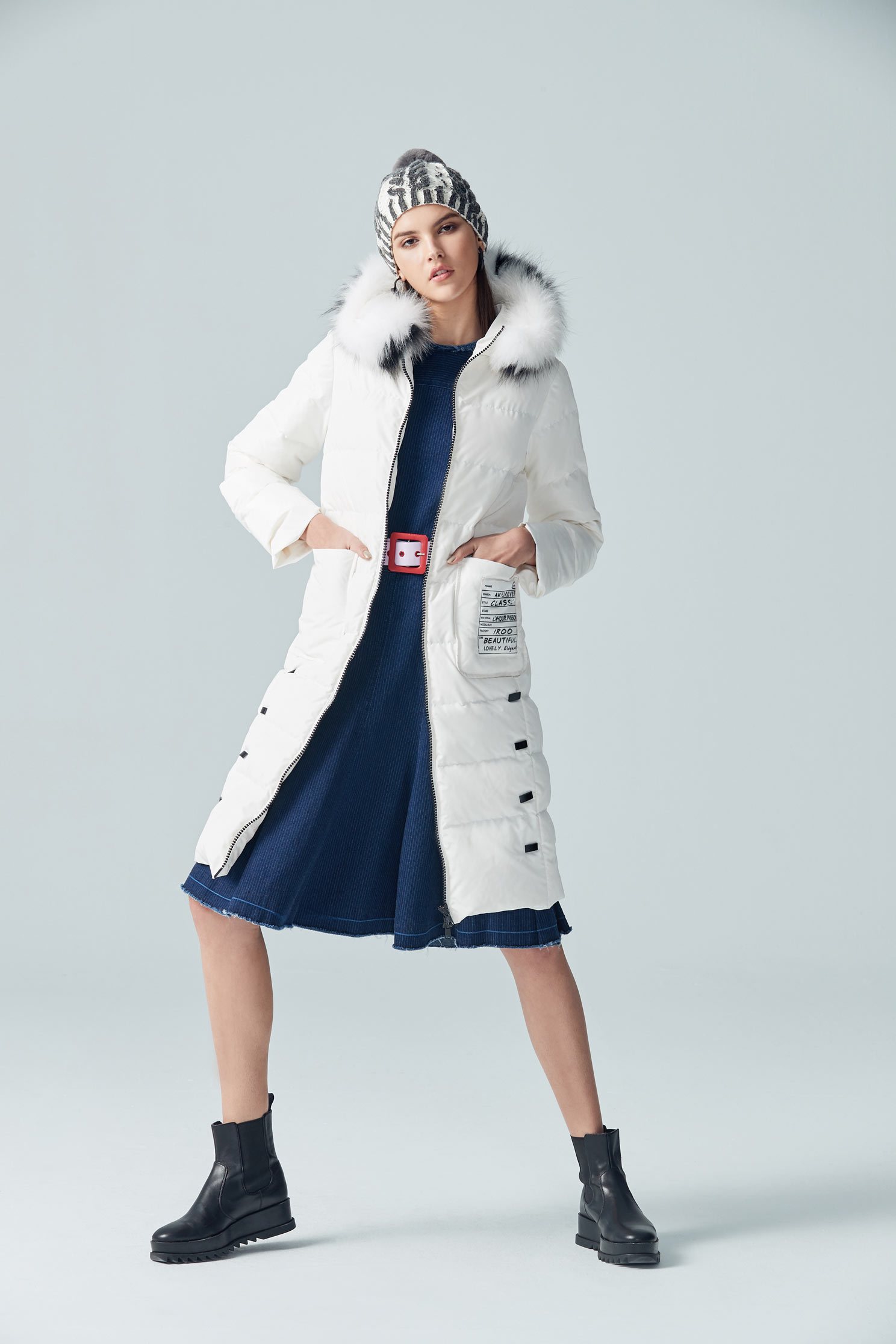 fur trim mid-length down coat,outerwear,whiteouterwear,hoodiejacket,longcoat,longsleeveouterwear