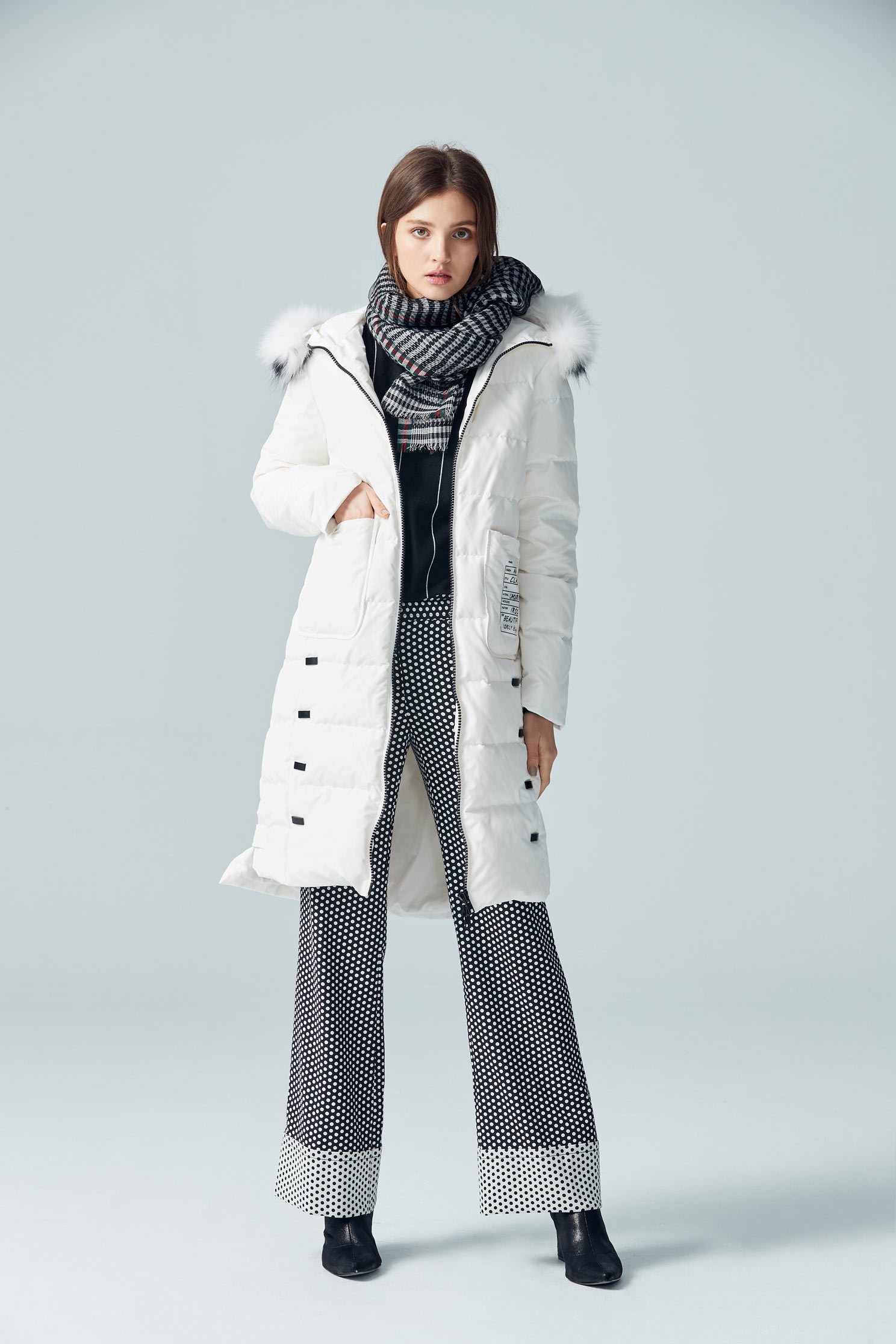 fur trim mid-length down coat,outerwear,whiteouterwear,hoodiejacket,longcoat,longsleeveouterwear