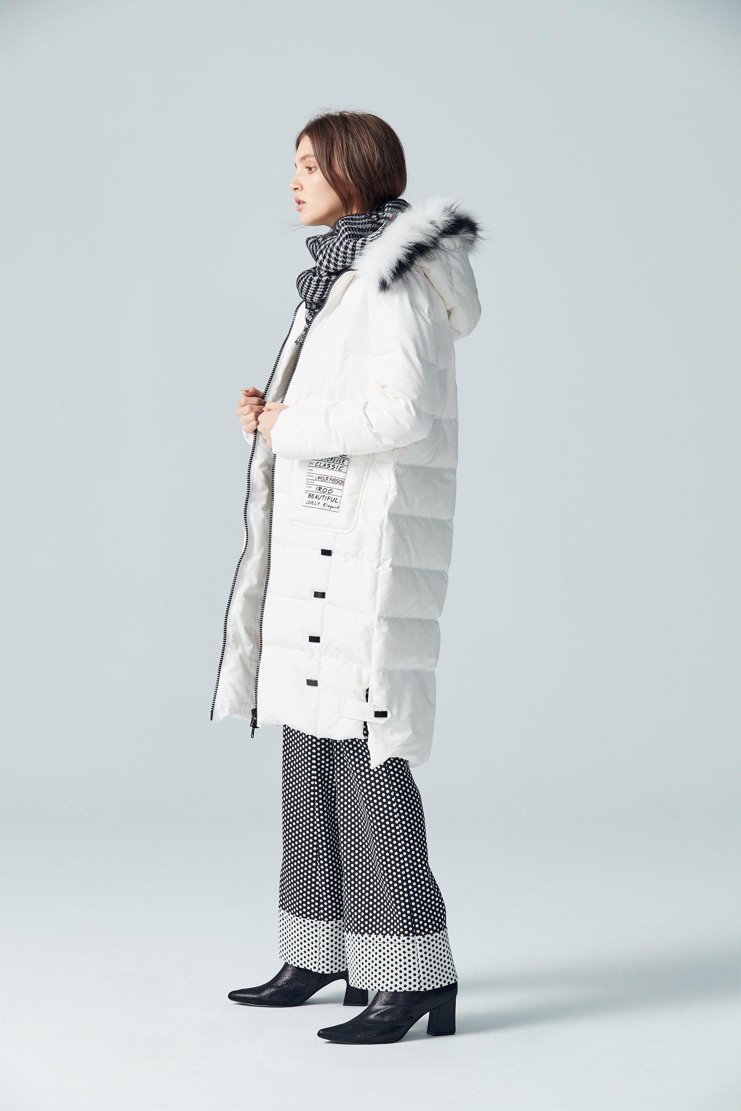fur trim mid-length down coat,outerwear,whiteouterwear,hoodiejacket,longcoat,longsleeveouterwear