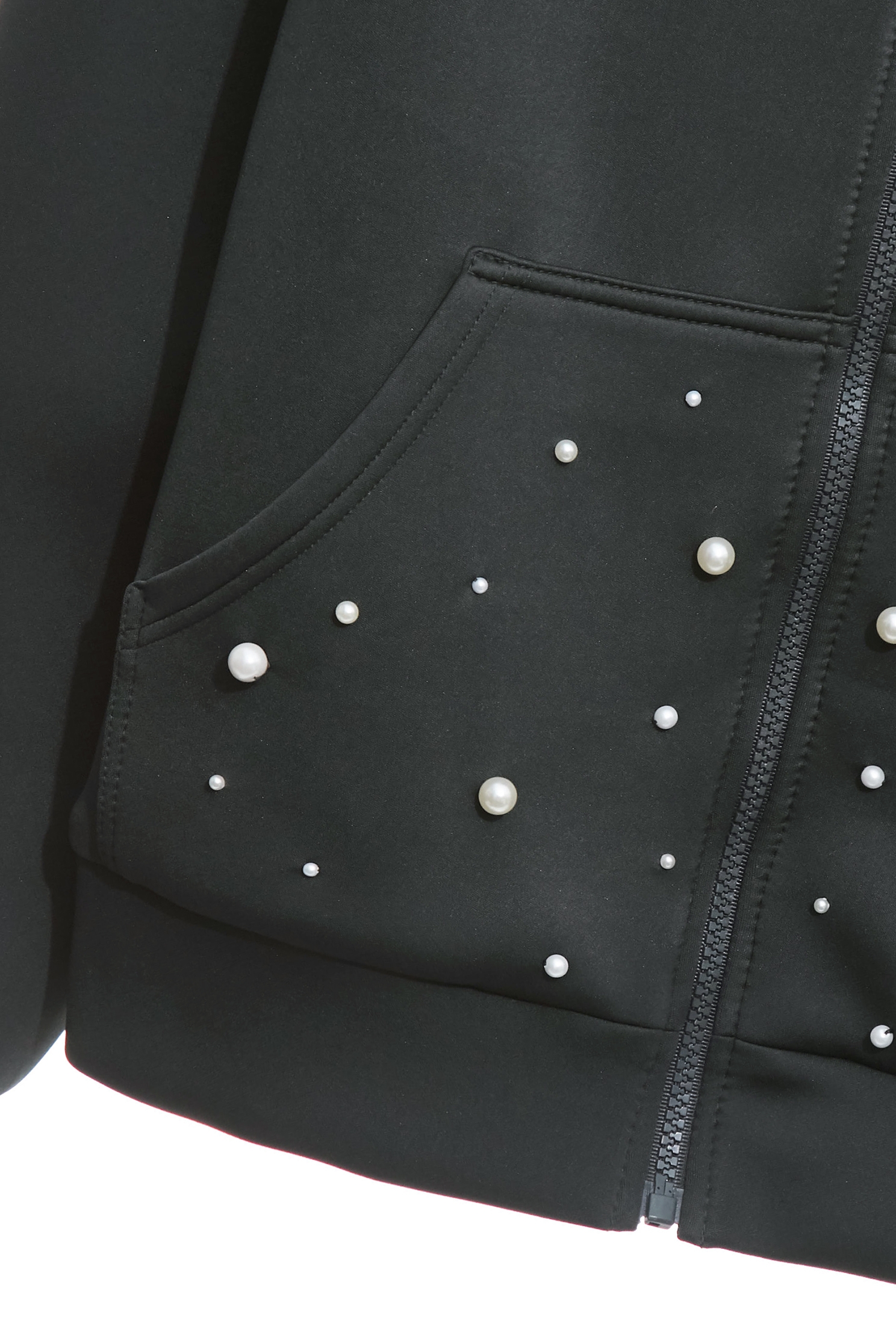 晚山新黛珍珠連帽外套晚山新黛珍珠連帽外套,人氣商品,刺繡,外套,春夏穿搭,時髦成套搭配,珍珠,簡約穿搭,連帽外套