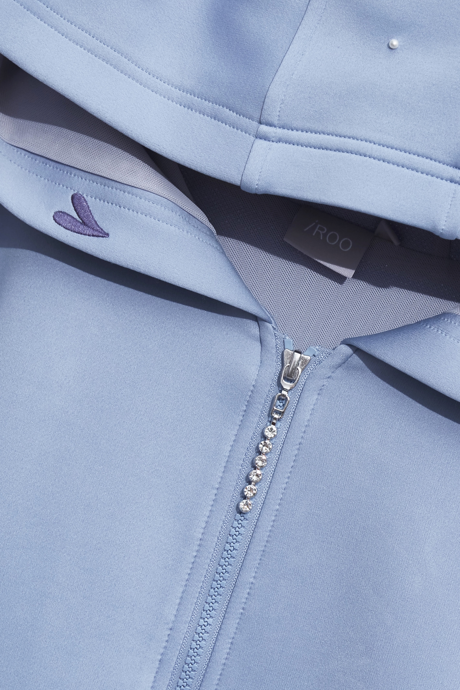 晚山新黛珍珠連帽外套晚山新黛珍珠連帽外套,人氣商品,刺繡,外套,春夏穿搭,時髦成套搭配,珍珠,簡約穿搭,連帽外套