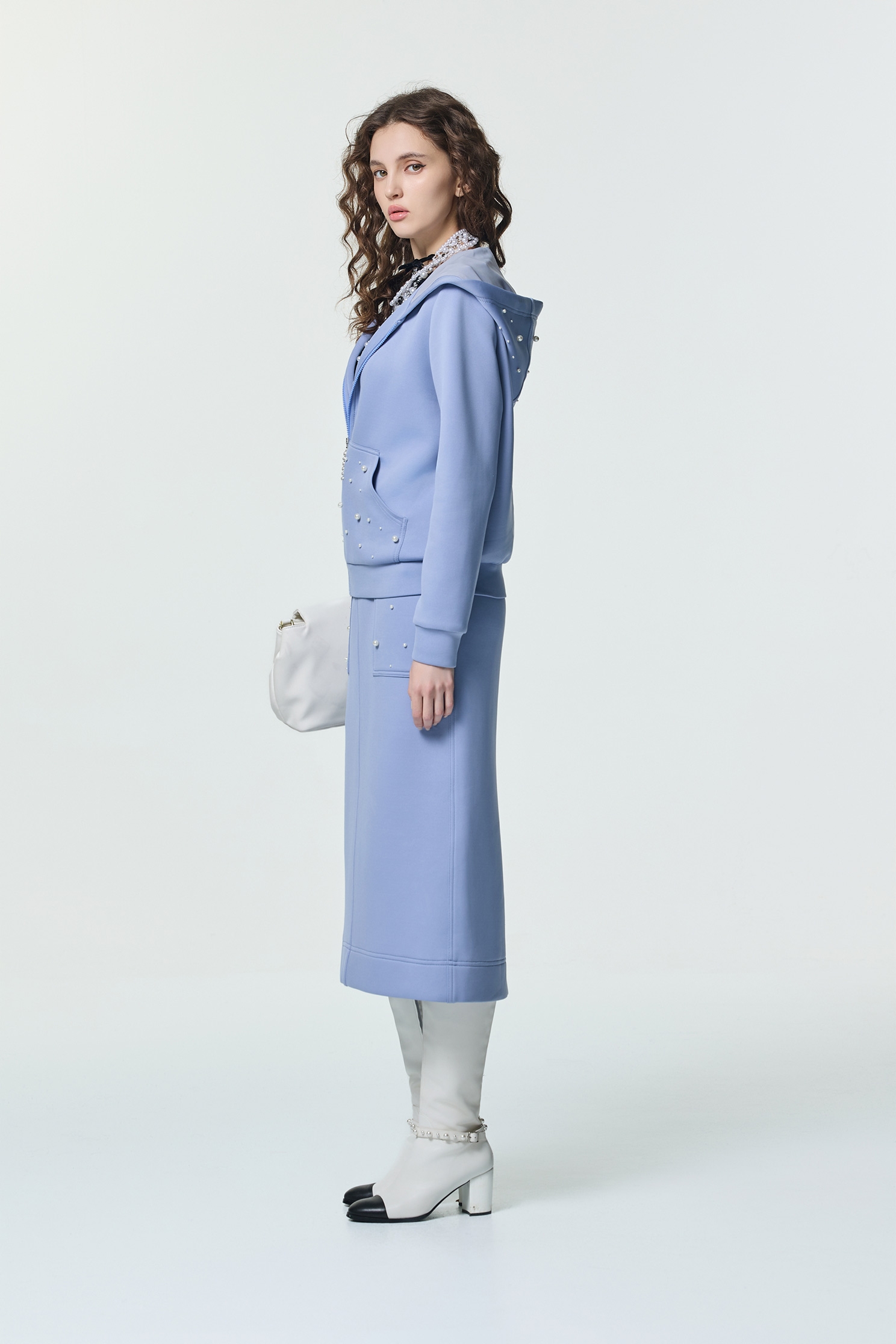 晚山新黛珍珠口袋長裙晚山新黛珍珠口袋長裙,刺繡,春夏穿搭,時髦成套搭配,珍珠,簡約穿搭,長裙