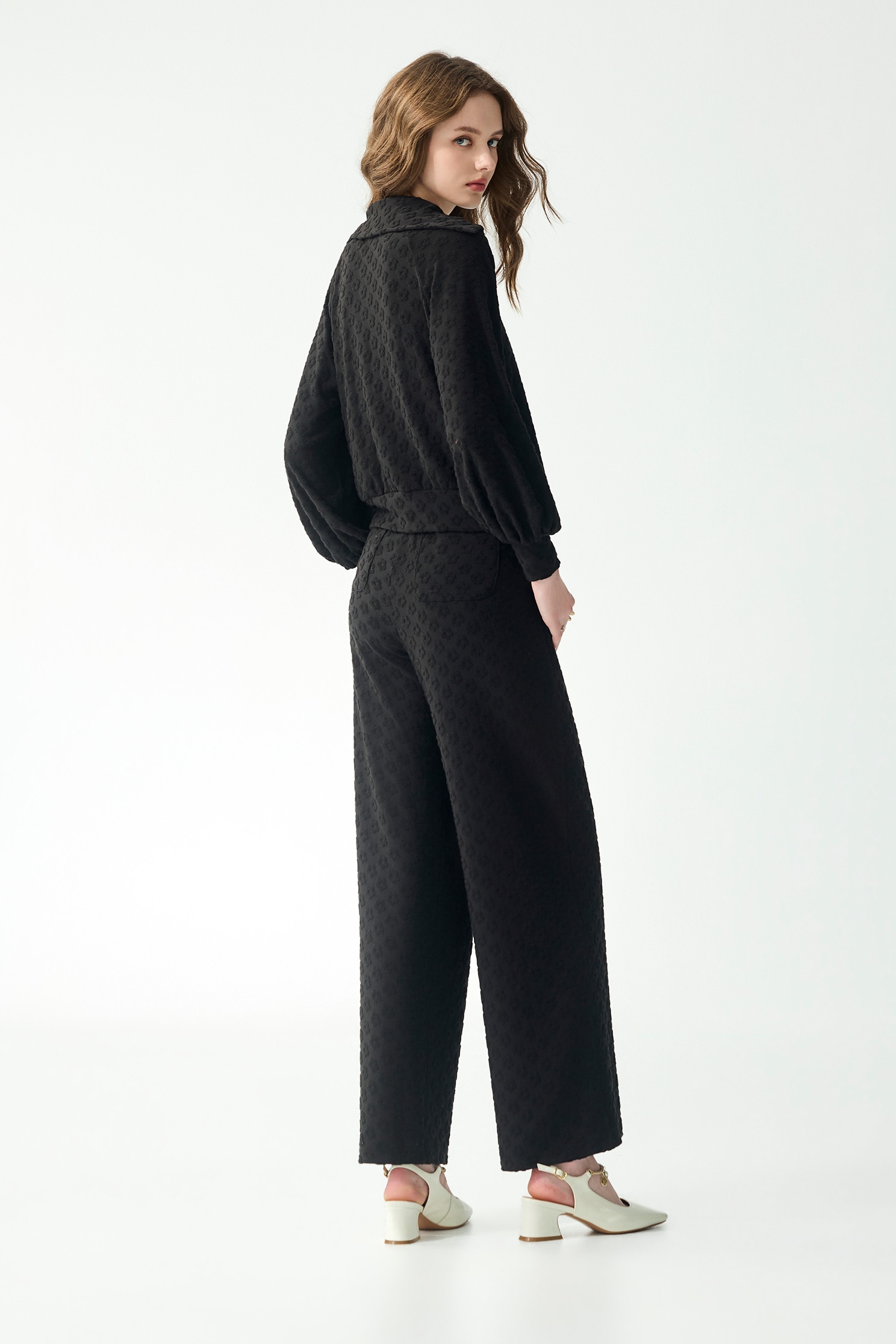 極簡立體花朵褆花寬褲極簡立體花朵褆花寬褲,寬褲,春夏穿搭,褲子,黑色褲子