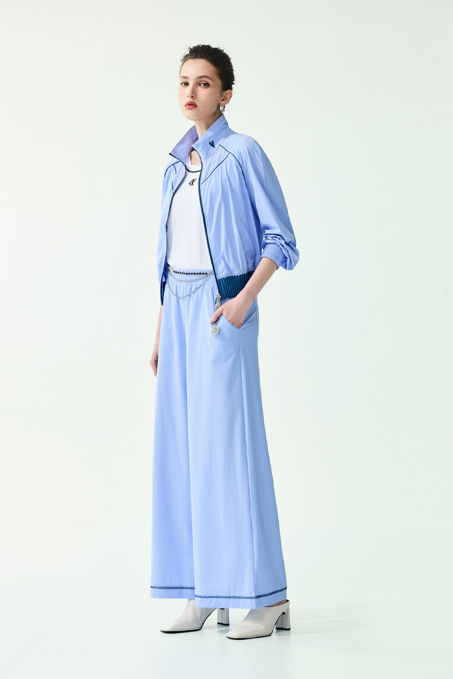 下擺配色線膠原蛋白寬腿褲下擺配色線膠原蛋白寬腿褲,刺繡,寬褲,春夏穿搭,褲子