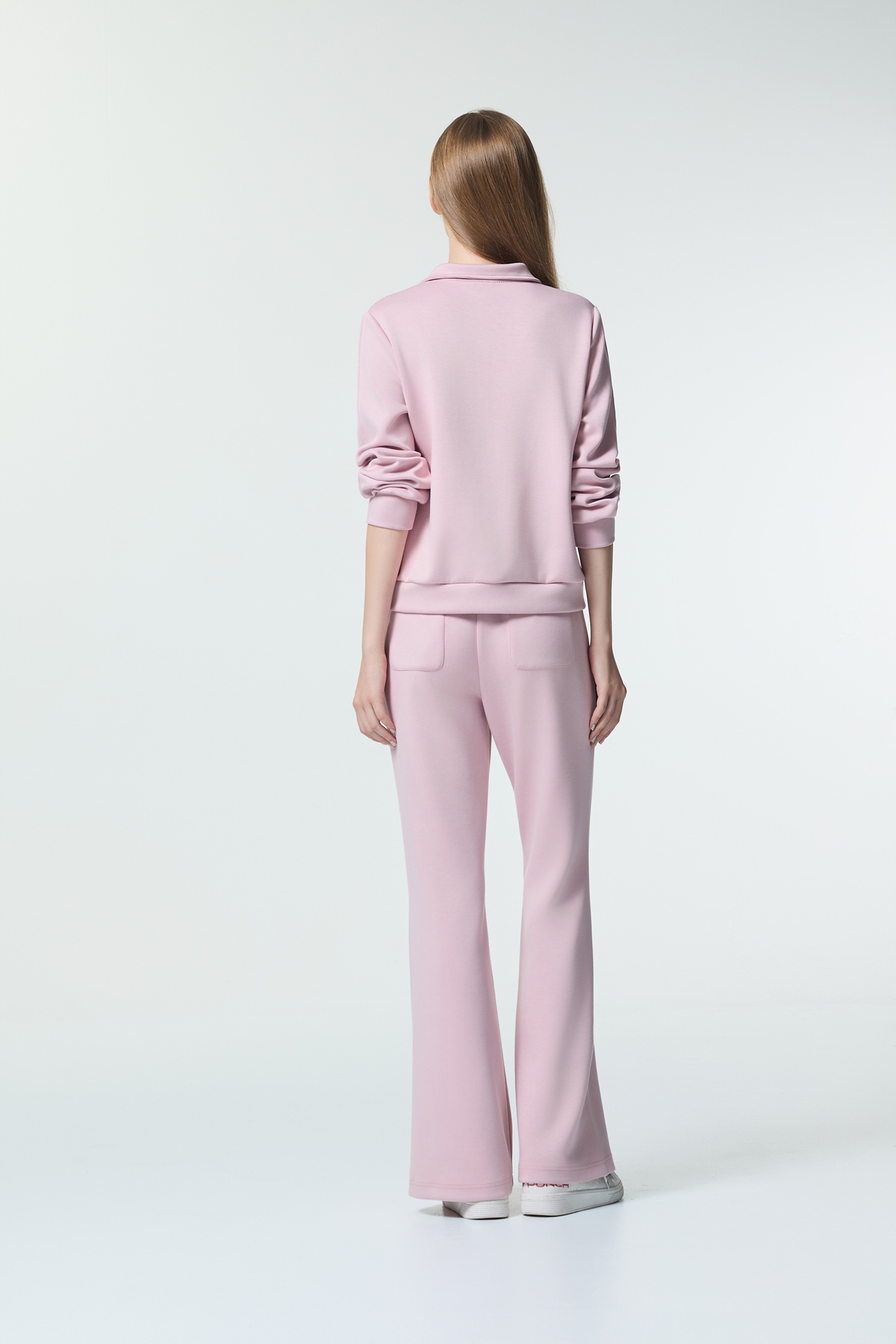 休閒風喇叭長褲粉紅雪糕色喇叭褲,刺繡,喇叭褲,時髦成套搭配,秋冬穿搭,簡約穿搭,褲子,長褲