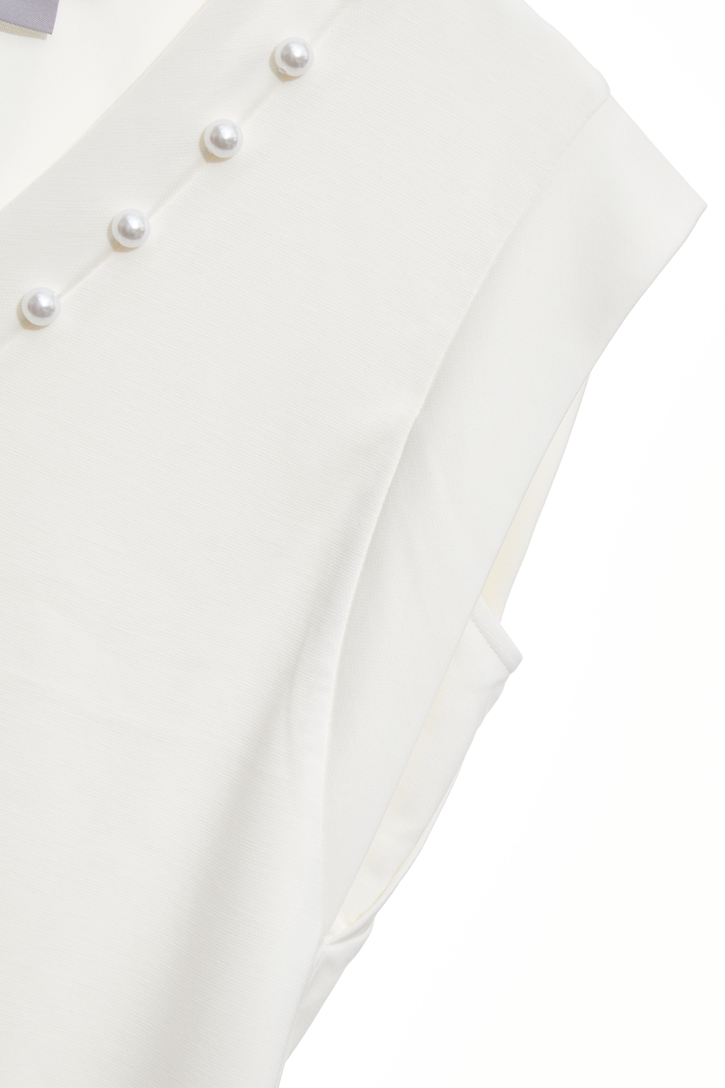 極簡鑲珍珠無袖上衣極簡鑲珍珠無袖上衣,一般背心,一般背心馬甲,上衣,春夏穿搭,珍珠,白色背心,背心,黑色背心