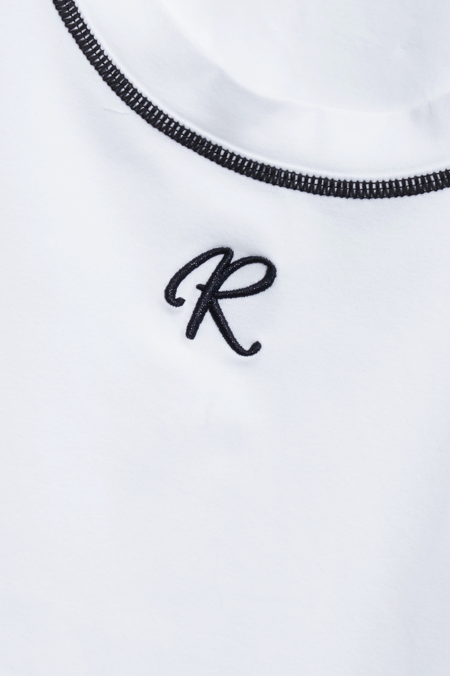 極簡合身鑲色邊T恤背心極簡合身鑲色邊T恤背心,一般背心,一般背心馬甲,刺繡,春夏穿搭,白色背心,純棉,背心