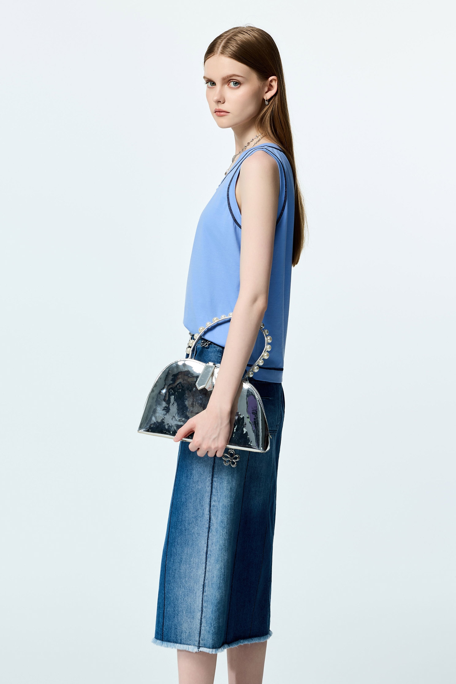 極簡合身鑲色邊T恤背心極簡合身鑲色邊T恤背心,一般背心,一般背心馬甲,刺繡,春夏穿搭,純棉,背心