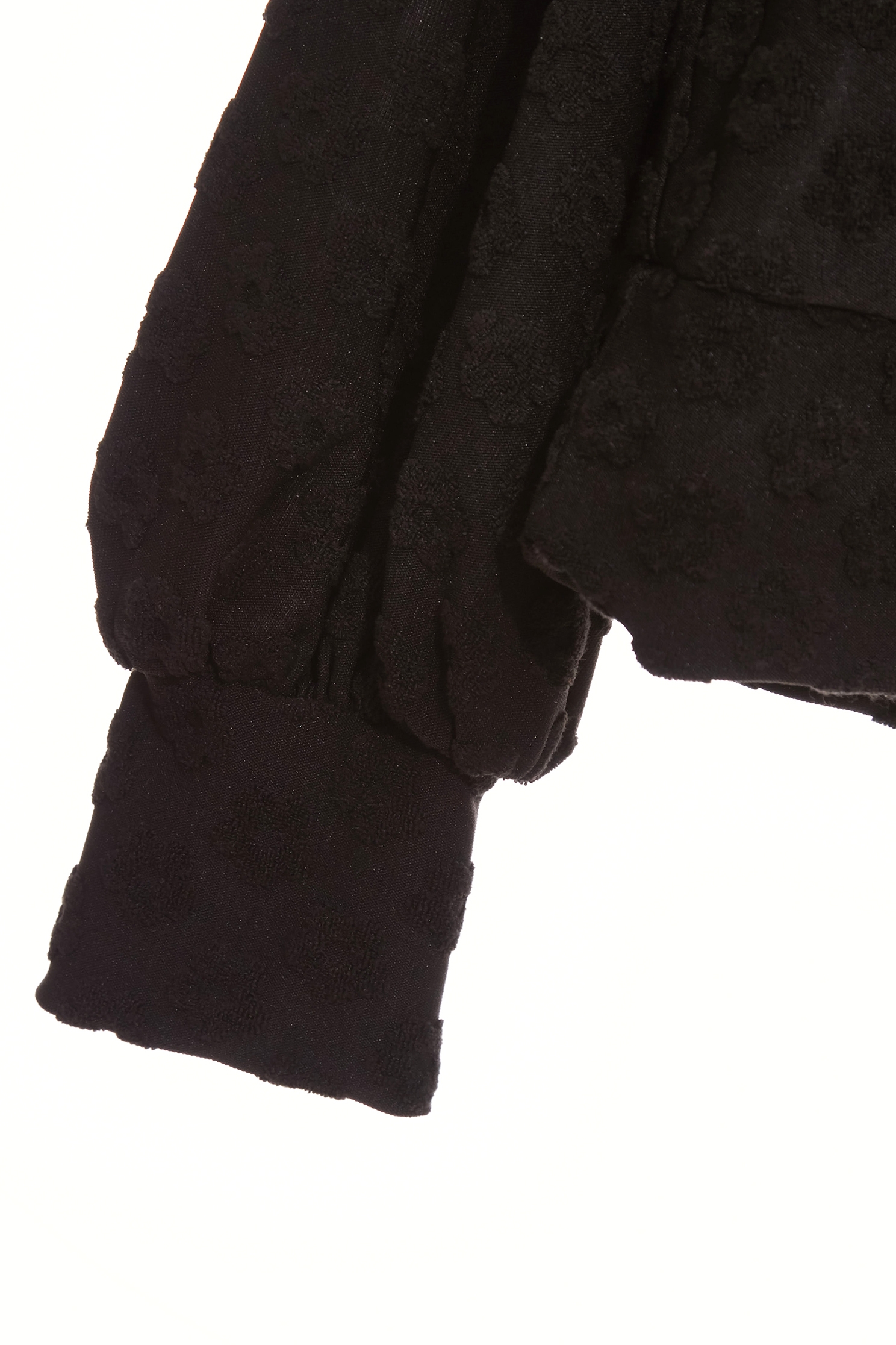 極簡立體花朵褆花上衣極簡立體花朵褆花上衣,上衣,春夏穿搭,黑色上衣