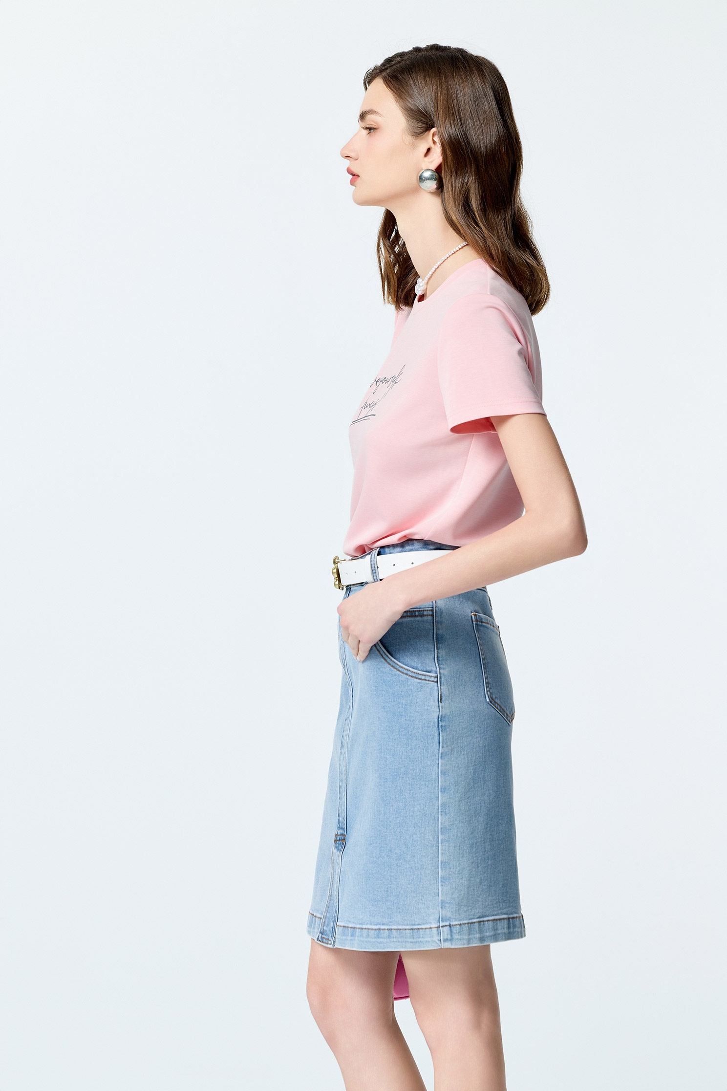 愛自己標語印花窄版上衣愛自己標語印花窄版上衣,T-Shirt,上衣,刺繡,春夏穿搭,白色上衣