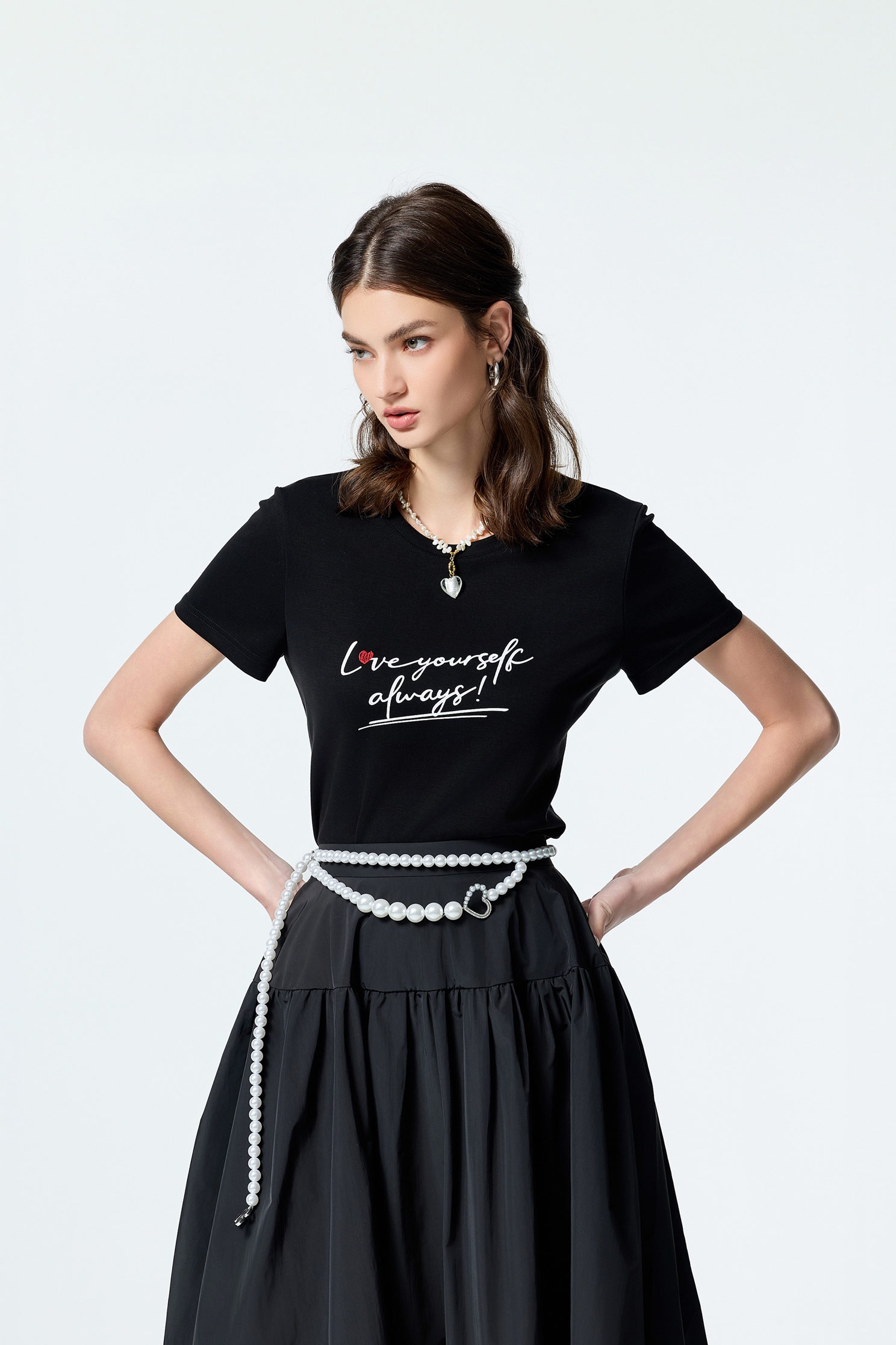 愛自己標語印花窄版上衣愛自己標語印花窄版上衣,T-Shirt,上衣,刺繡,春夏穿搭,白色上衣