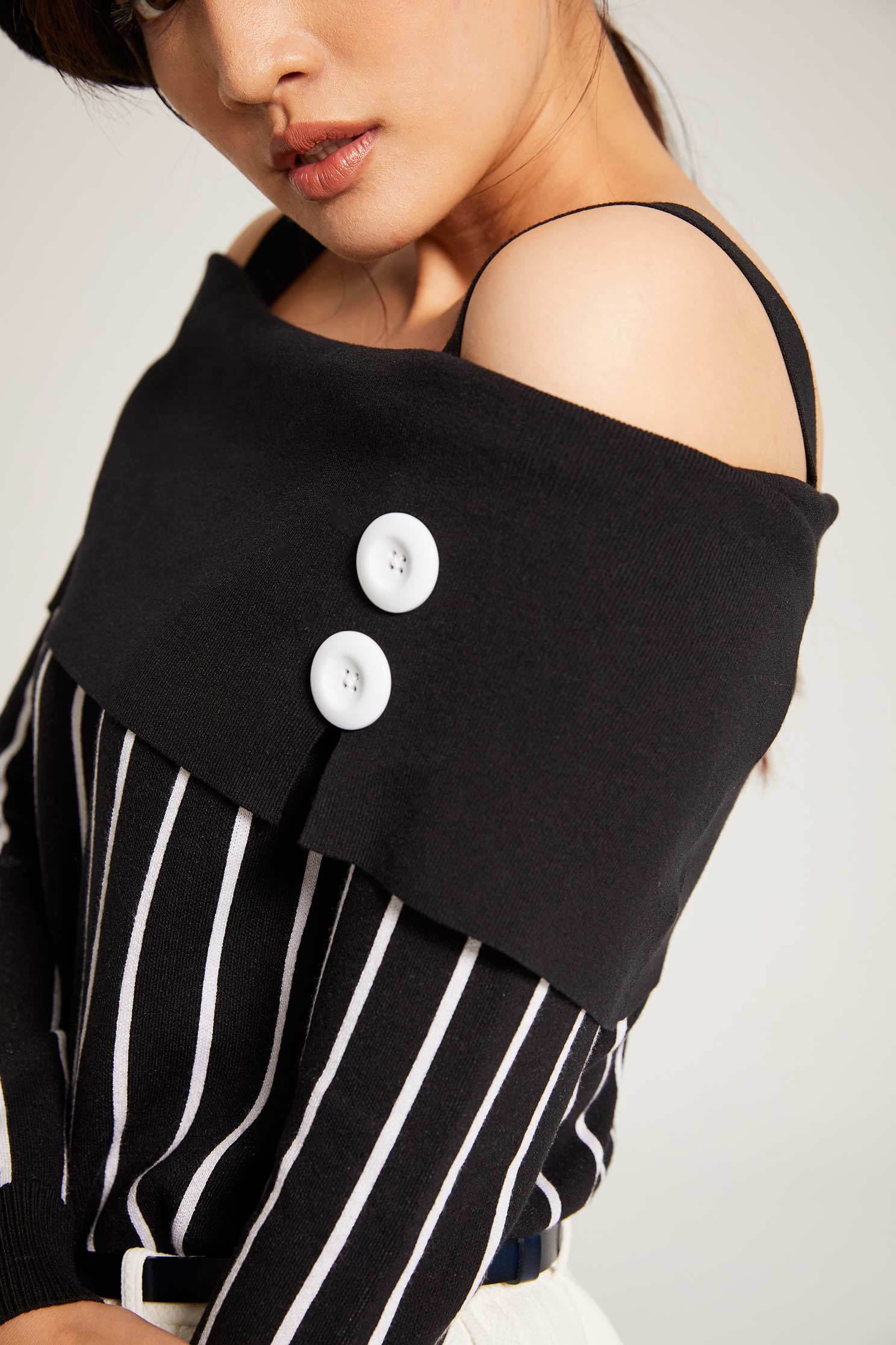 Striped knitted vest,vest,knitting,knittedtop,knittedvest,knittedtop,longsleevetop,blackvest