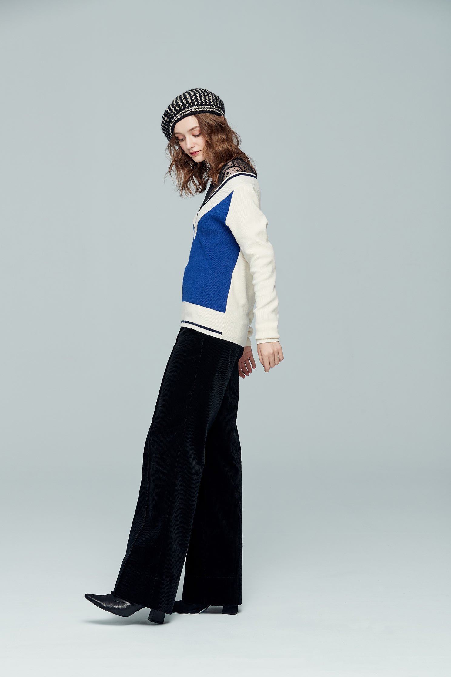 V-neck classic top,v-necktop,top,longsleevetop