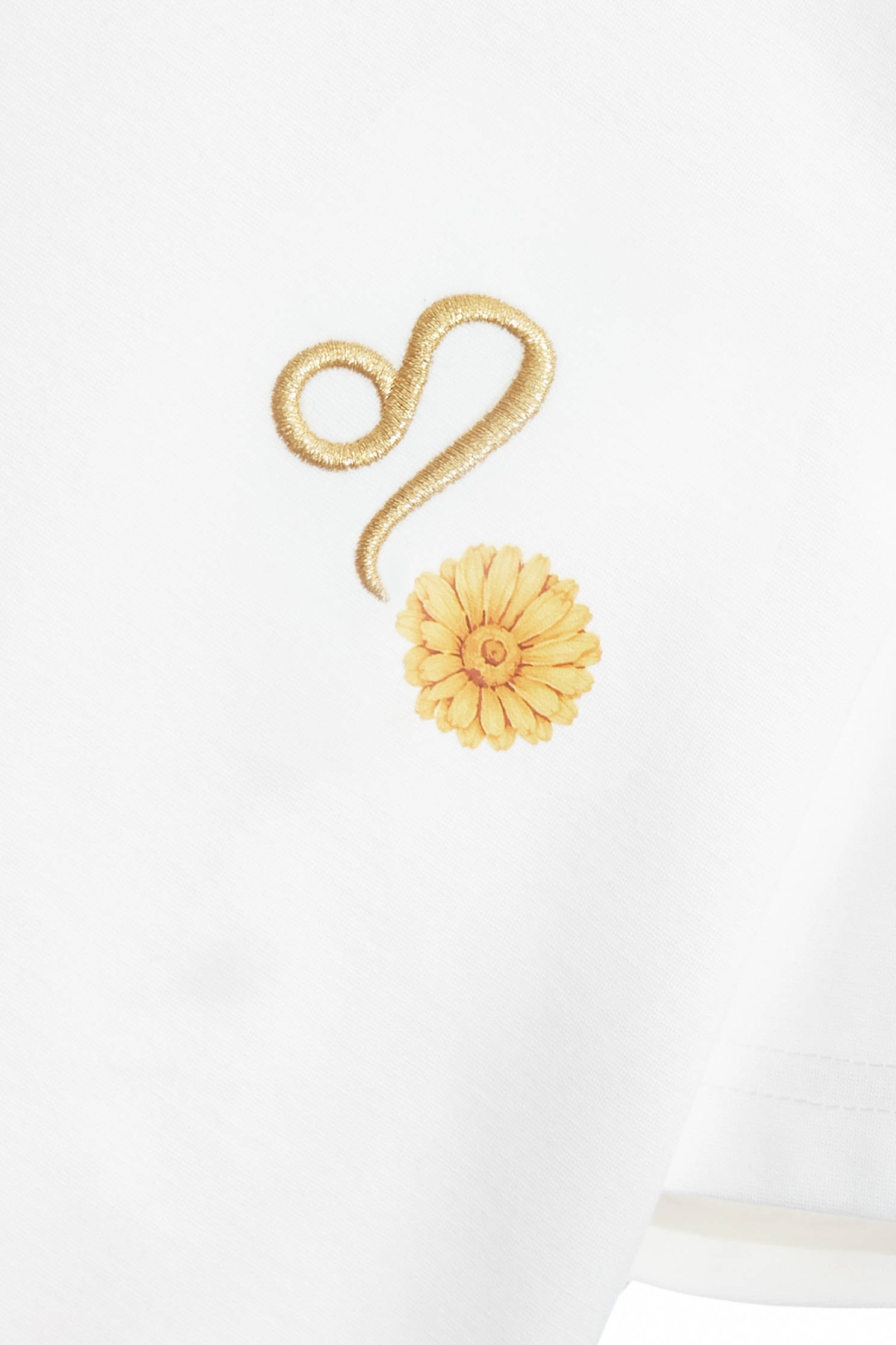 獅子座花卉T恤上衣獅子座花卉T恤上衣,上衣,刺繡,抗UV,涼感,白色上衣,秋冬穿搭,透氣舒適