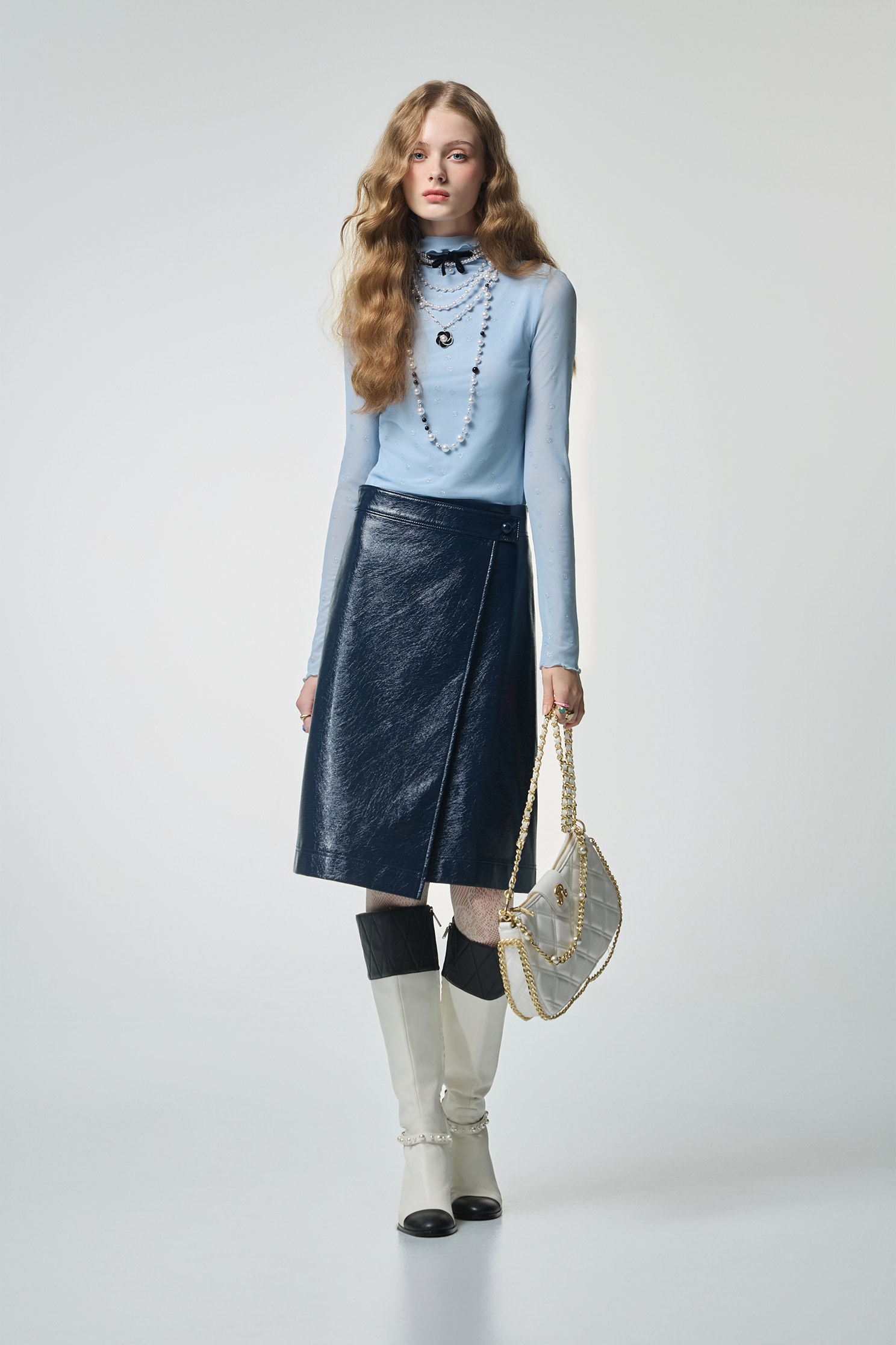 閃亮愛心單品上衣閃亮愛心單品上衣,上班OL穿搭,上衣,人氣商品,派對特輯,秋冬穿搭,簡約穿搭,約會特輯,高領上衣