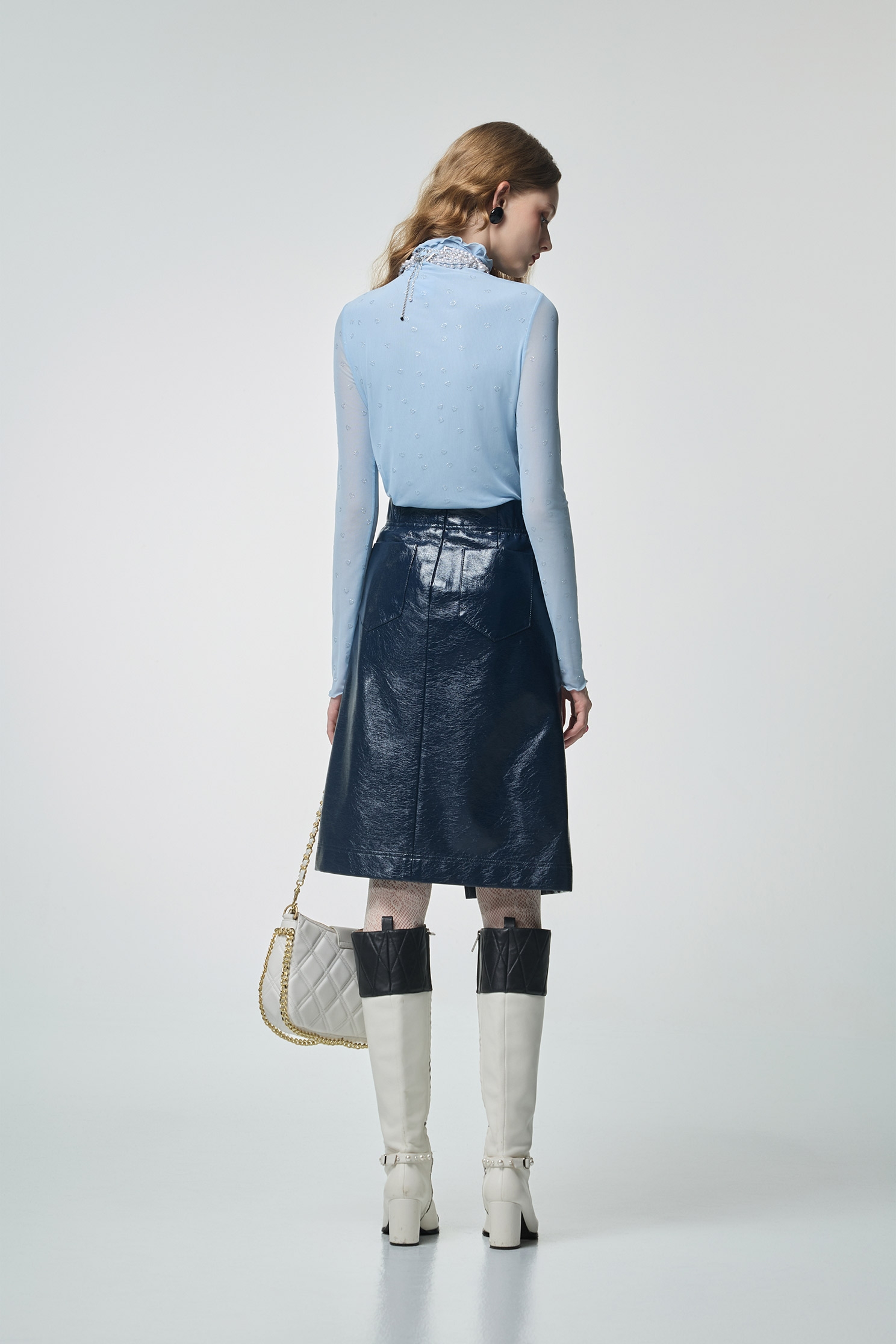 閃亮愛心單品上衣閃亮愛心單品上衣,上班OL穿搭,上衣,人氣商品,派對特輯,秋冬穿搭,簡約穿搭,約會特輯,高領上衣