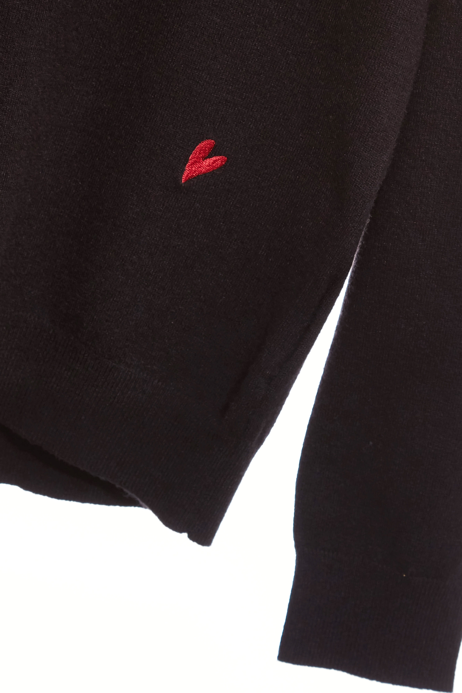 簡約法式基礎針織上衣簡約法式基礎針織上衣,V領上衣,上衣,刺繡,秋冬穿搭,簡約穿搭,針織,針織上衣,針織衫