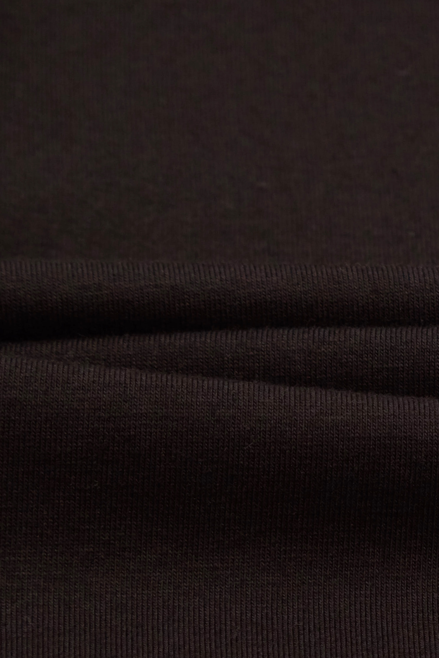 桃心圖騰刺繡T恤上衣桃心圖騰刺繡T恤上衣,T-Shirts,刺繡・繡花,刺繡上衣,刺繡單品特輯,女裝上衣,春夏穿搭,黑色上衣