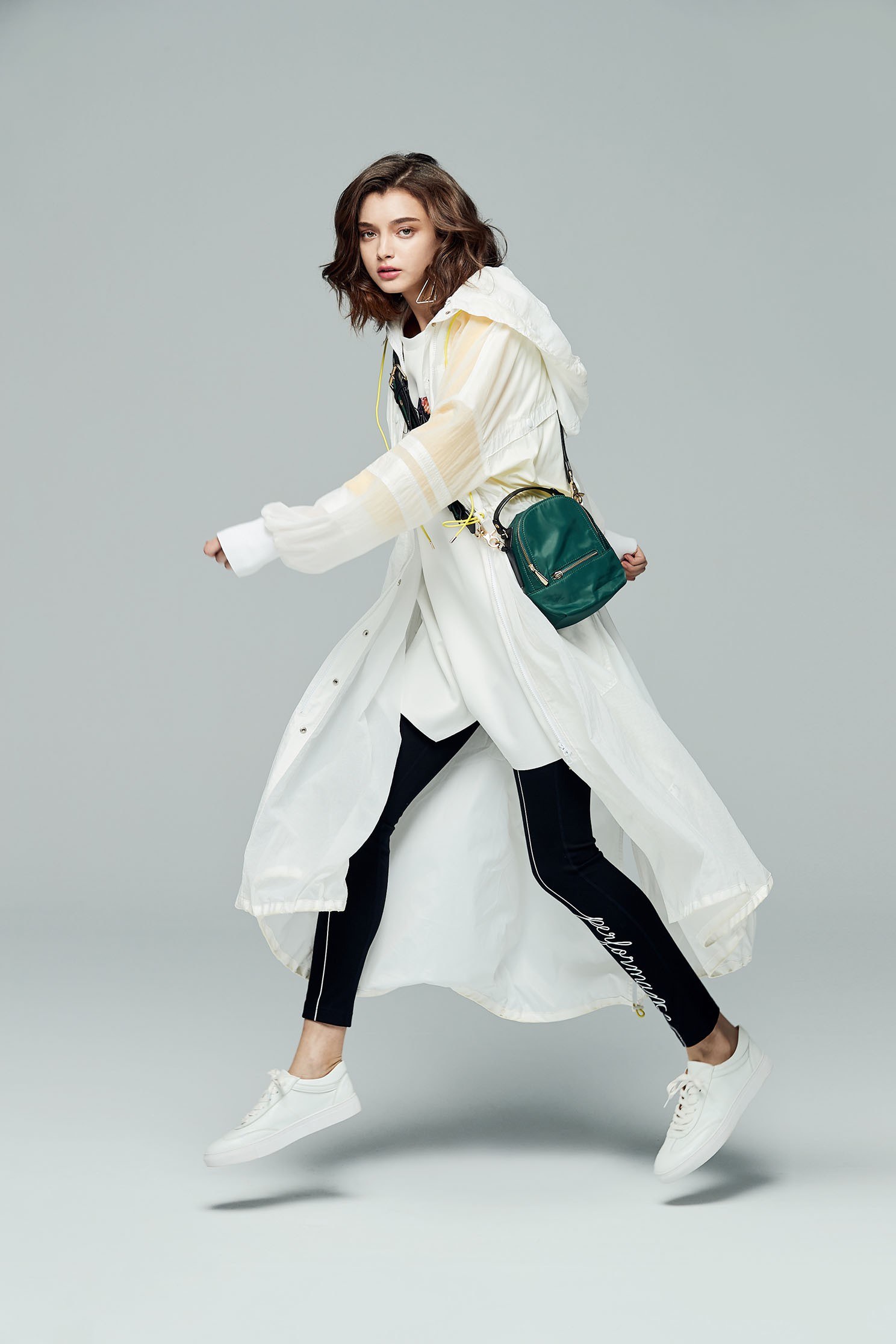 trench coat street style,outerwear,whiteouterwear,longcoat,girlfriendsspringtour,windbreaker
