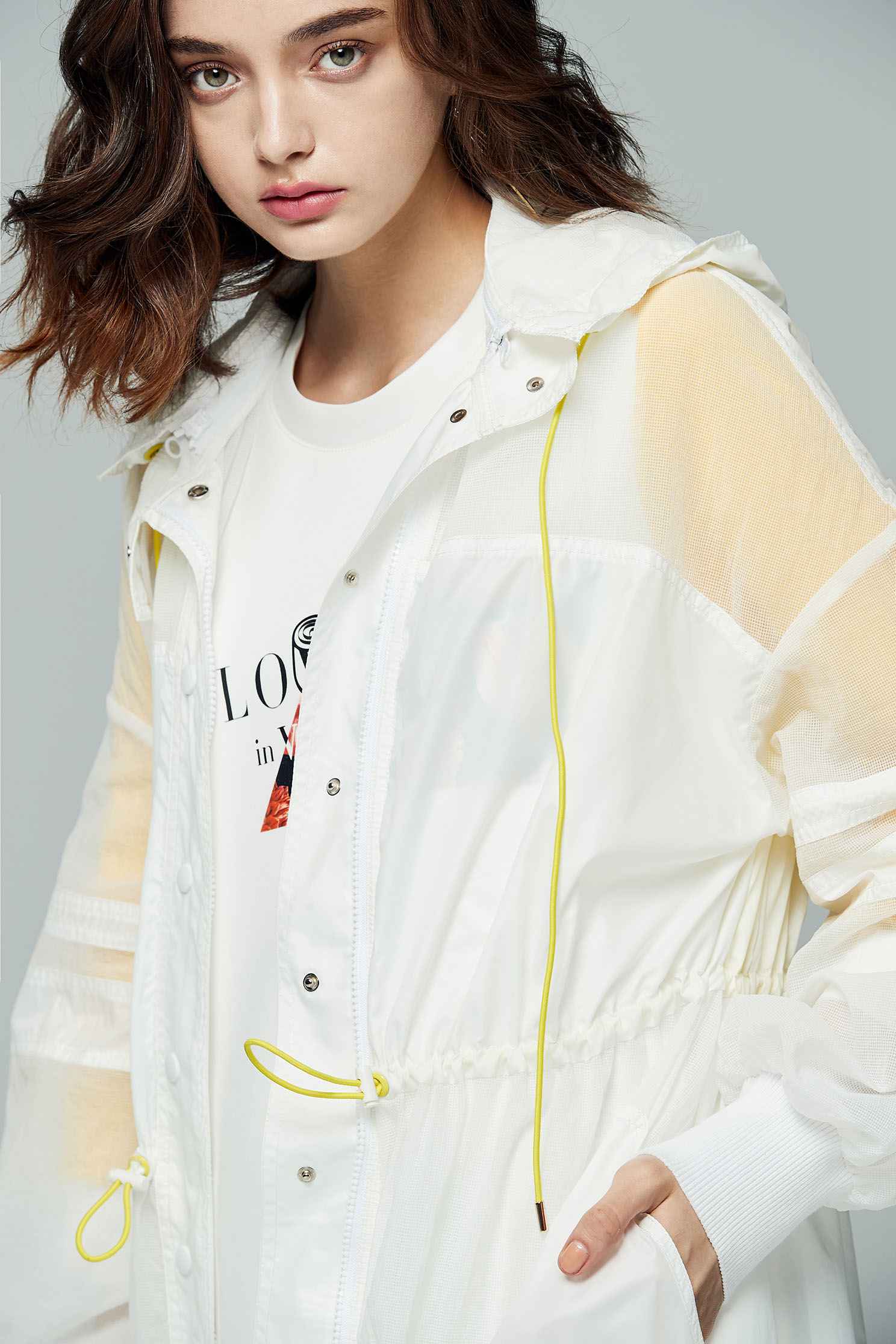 trench coat street style,outerwear,whiteouterwear,longcoat,girlfriendsspringtour,windbreaker