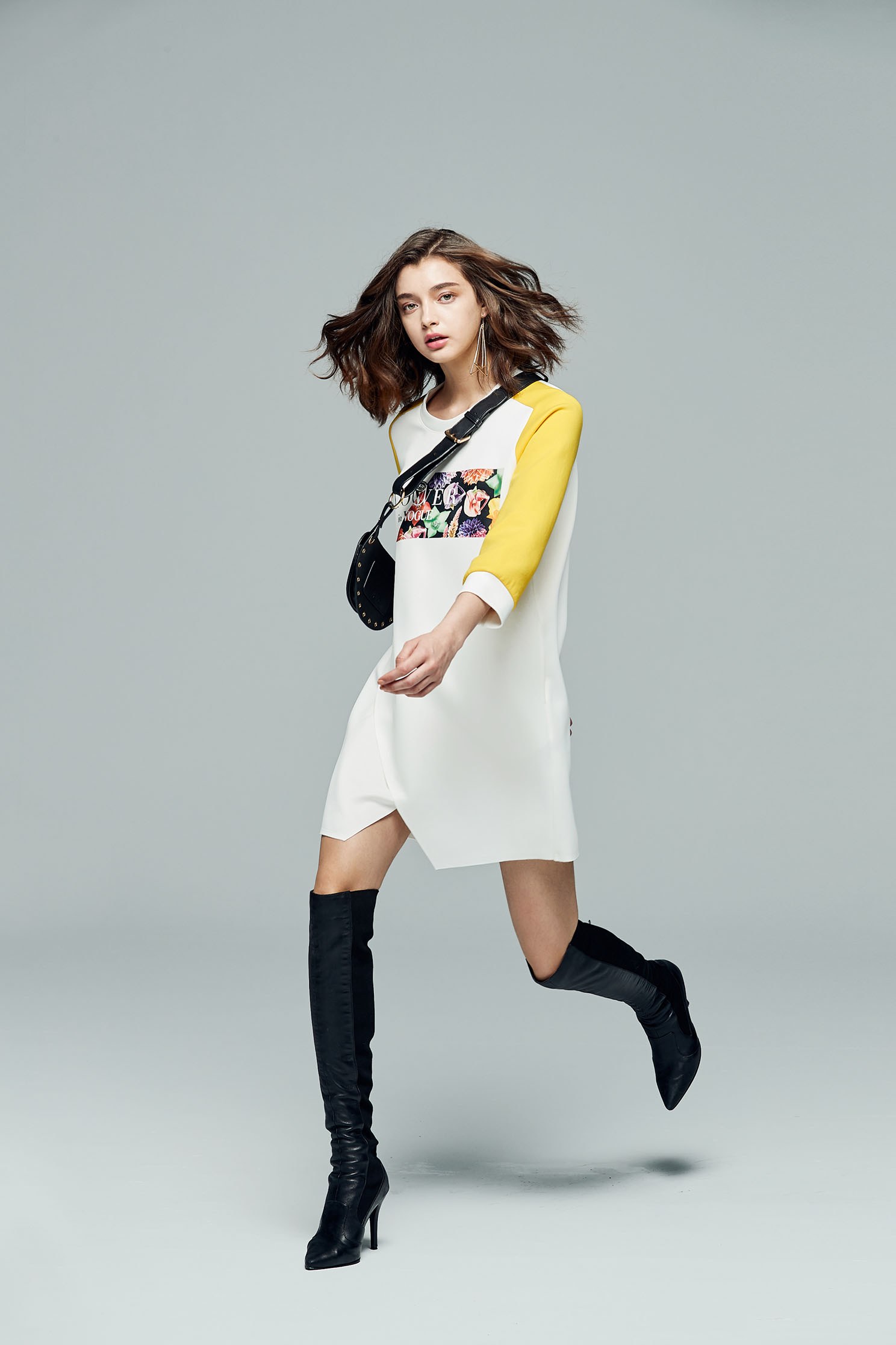 iROO x Flower in Vogue color spliced long sleeves with irregular cutting design