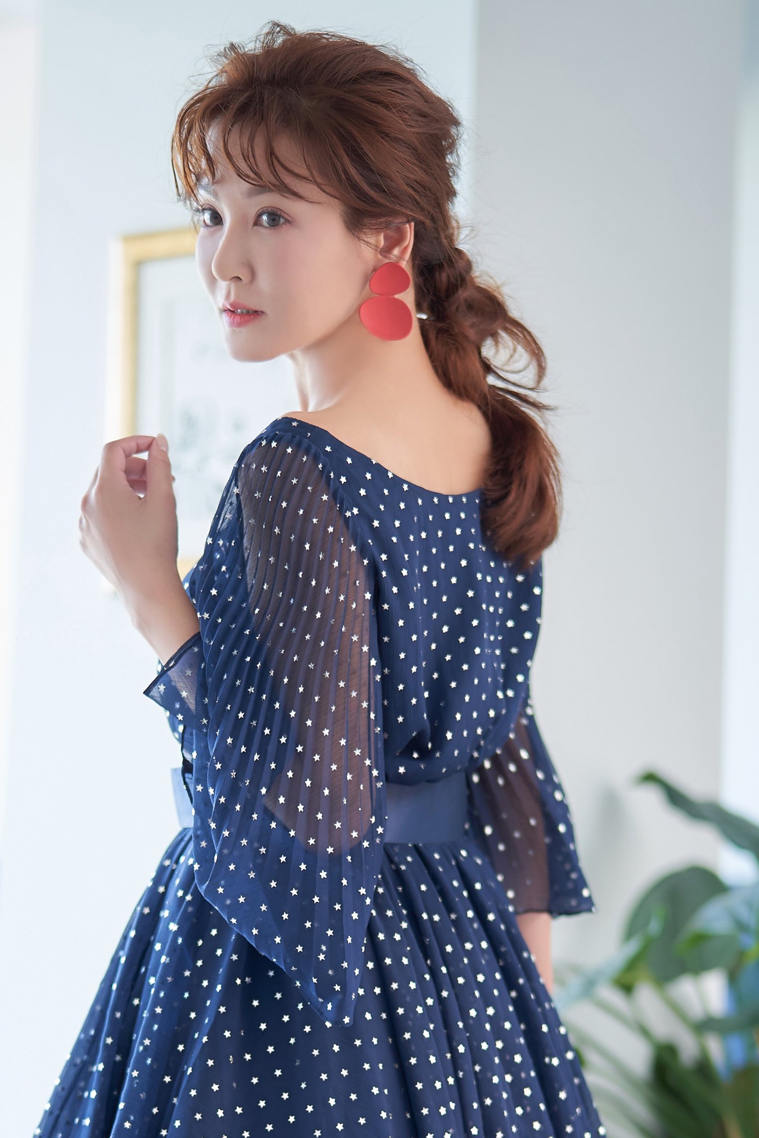 .,v-neckdress,dress,valentine,longsleevedress