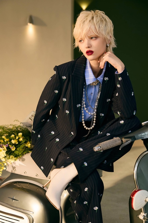 溫室花卉刺繡西裝外套,春夏穿搭