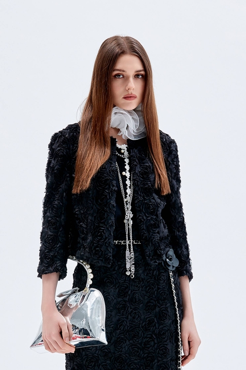 立體繞花黑玫瑰外套,毛呢花呢