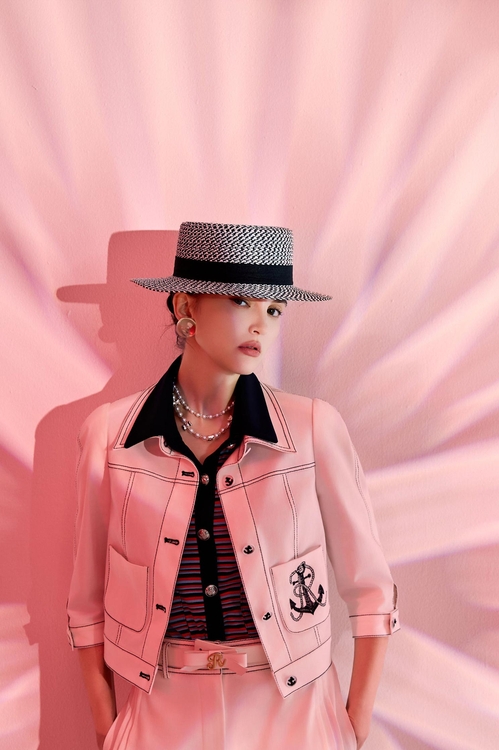 跳色壓線造型外套,白色外套