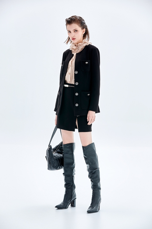 極致黑金屬釦飾圓領外套,黑色外套