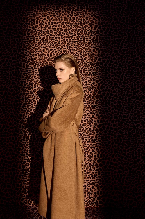 雌鹿色駝絨翻領綁帶長版外套,長大衣