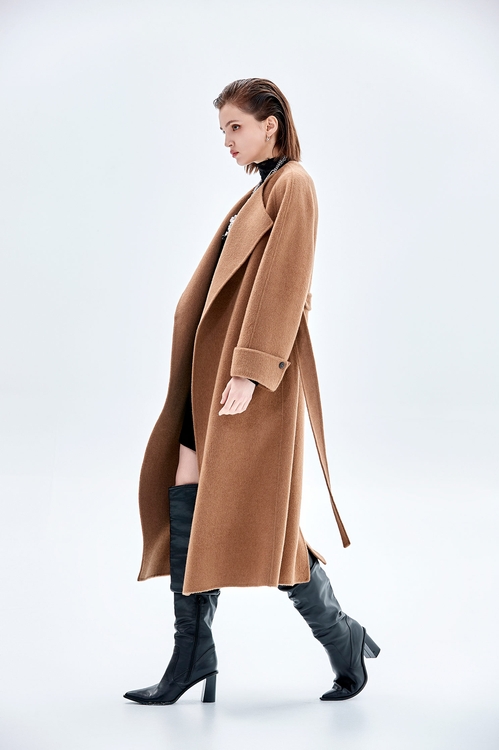 雌鹿色駝絨翻領綁帶長版外套,長大衣