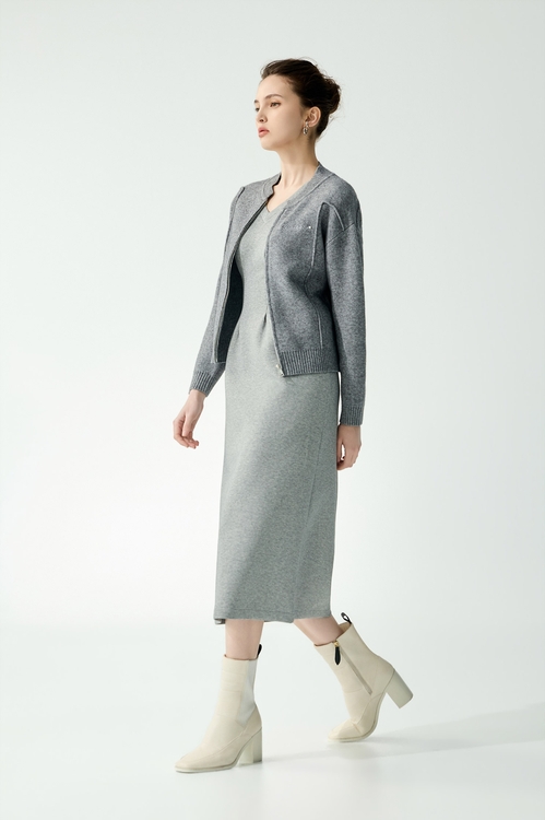 薄暮灰鑲珍珠針織外套,,薄暮灰鑲珍珠針織外套,V領背心,一般背心,一般背心馬甲,上班OL穿搭,秋冬穿搭,背心,針織,針織背心,外套,春夏穿搭,針織,針織外套,上班OL穿搭,春夏穿搭,襯衫,西裝褲,長褲,V領上衣,上班OL穿搭,上衣,春夏穿搭,一般外套,刺繡,外套,春夏穿搭,時髦成套搭配,簡約穿搭,刺繡,寬褲,春夏穿搭,時髦成套搭配,簡約穿搭,褲子,長褲,上班OL穿搭,丹寧,春夏穿搭,牛仔,牛仔褲,簡約穿搭,約會特輯,外套,珍珠,秋冬穿搭,簡約穿搭,針織,針織外套